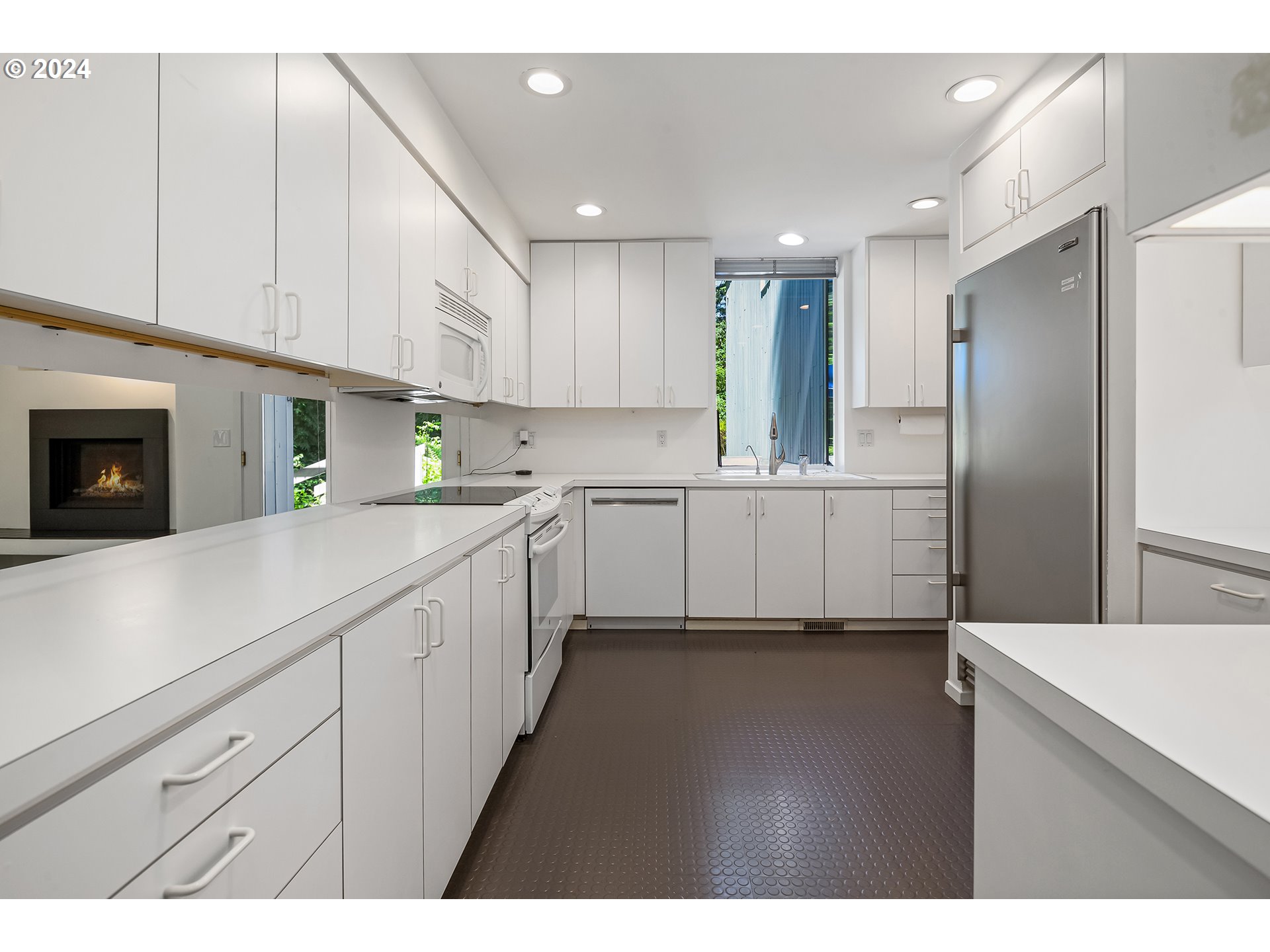 2275 SW MAYFIELD AVE