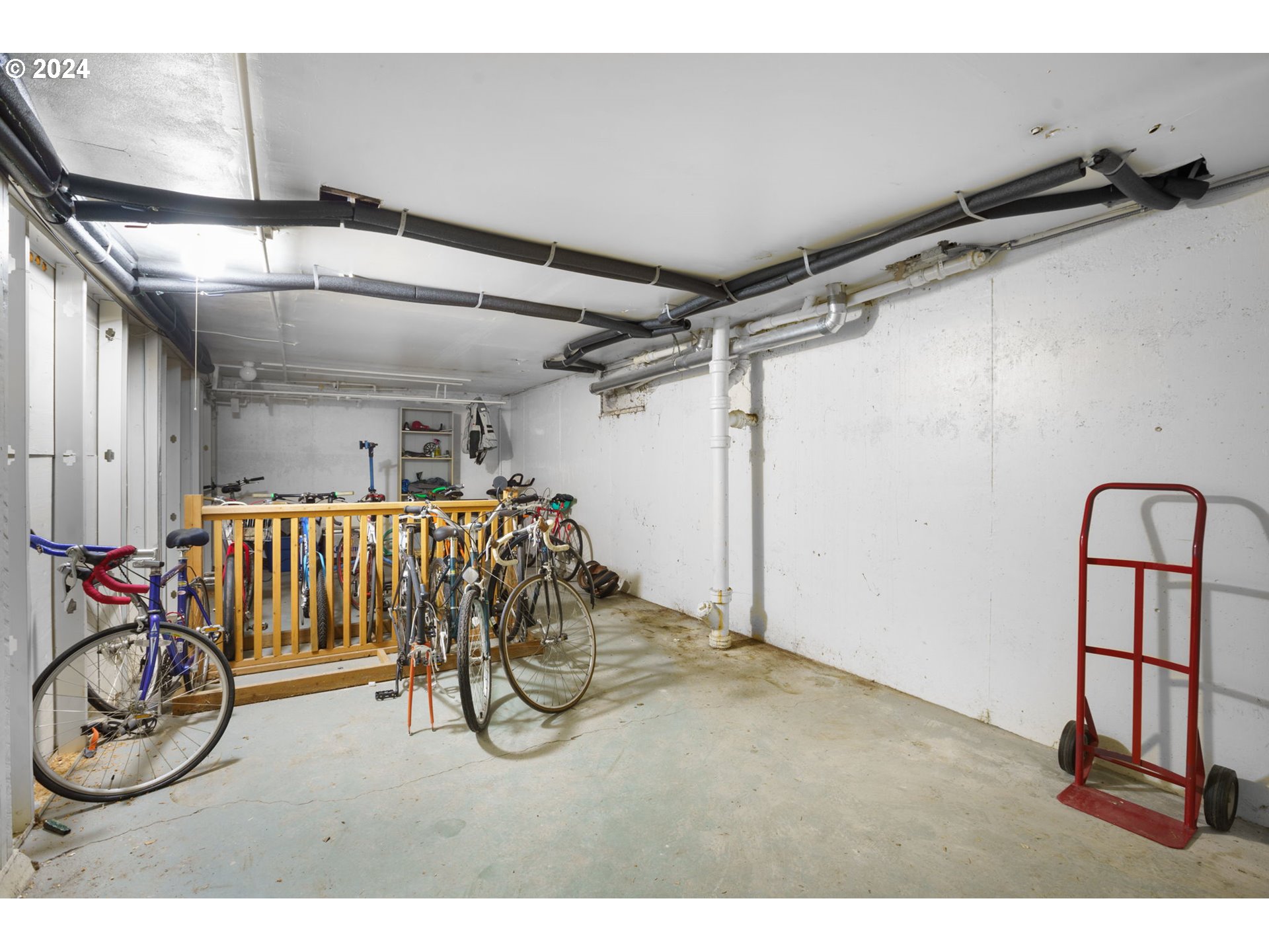 2530 NE KILLINGSWORTH ST 3