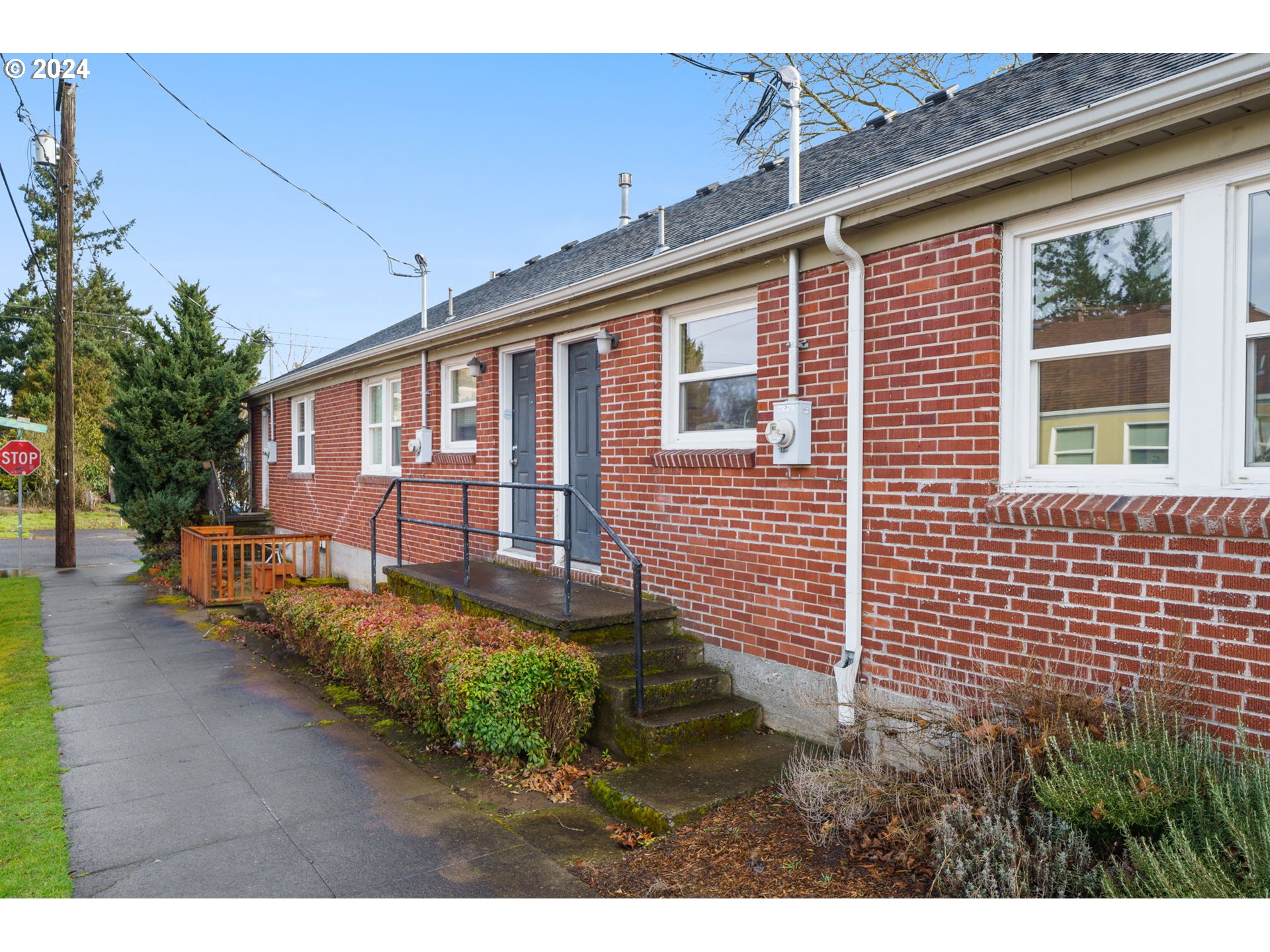 2530 NE KILLINGSWORTH ST 3