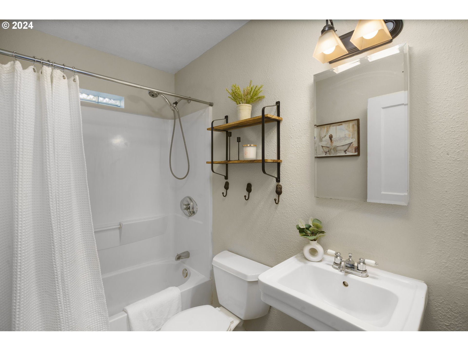 2530 NE KILLINGSWORTH ST 3