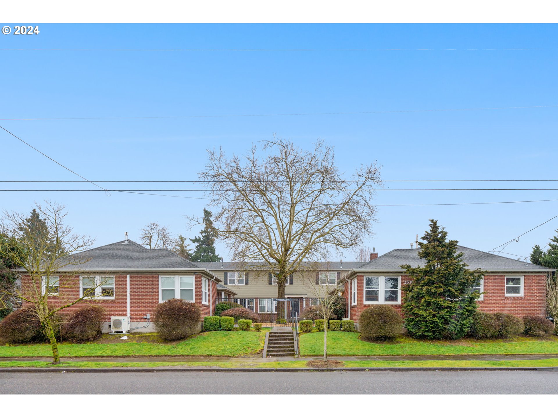 2530 NE KILLINGSWORTH ST 3