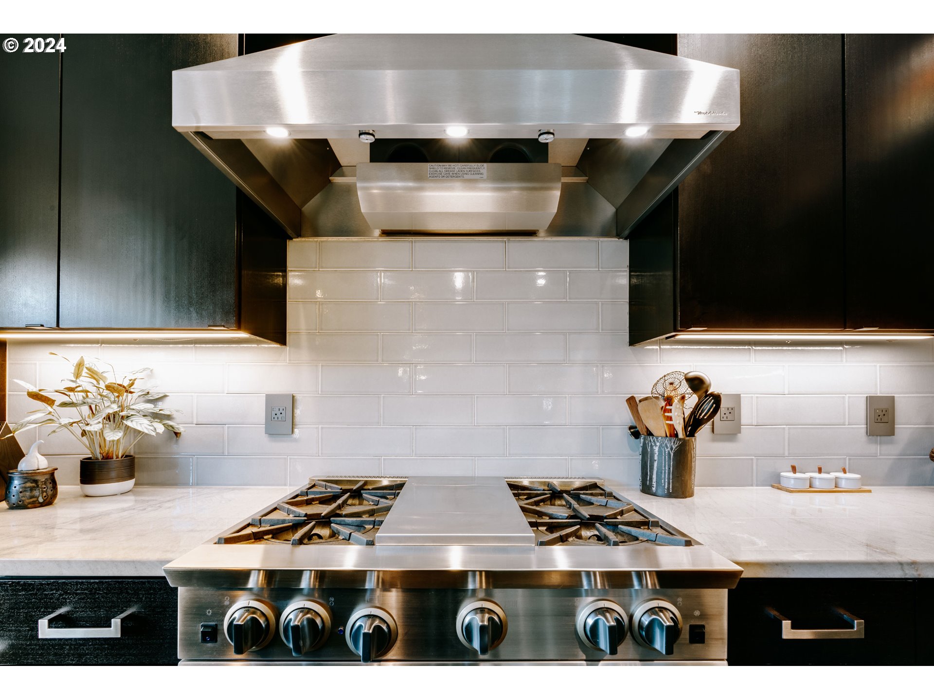 1930 S RIVER DR W107