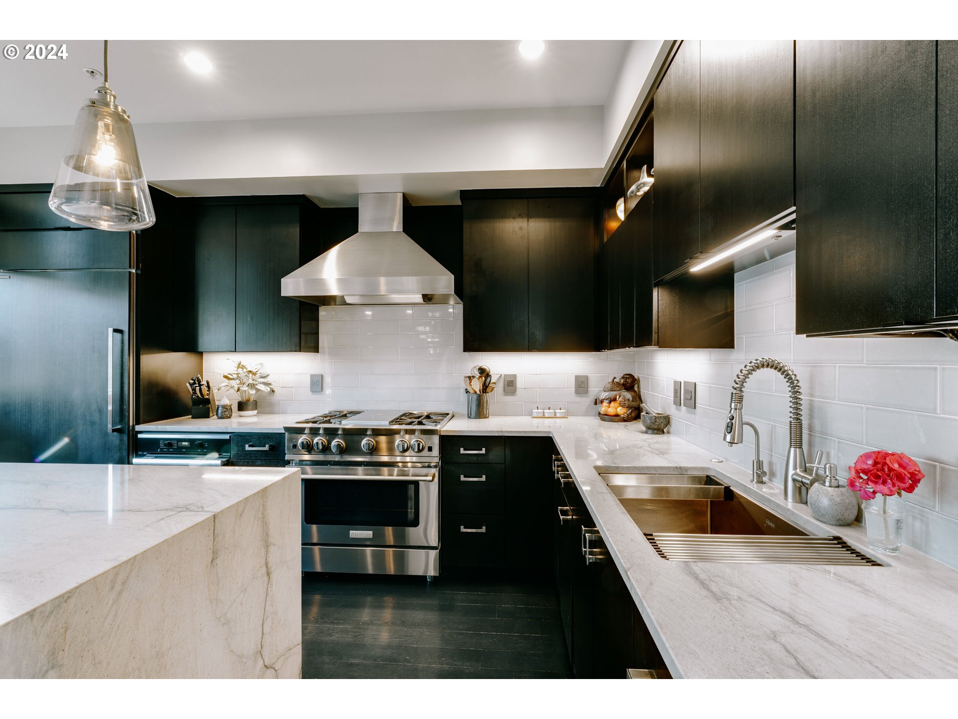 1930 S RIVER DR W107