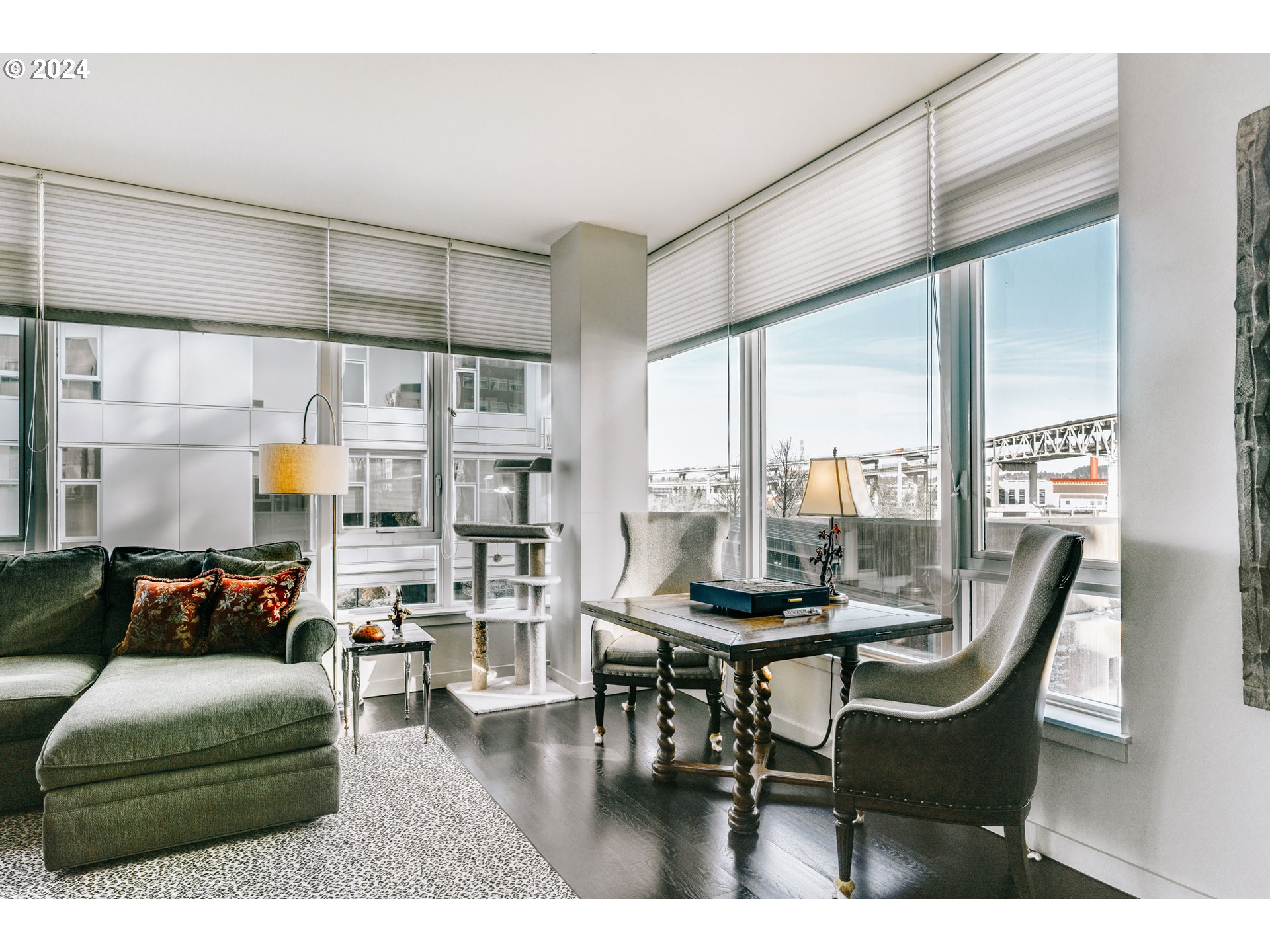 1930 S RIVER DR W107