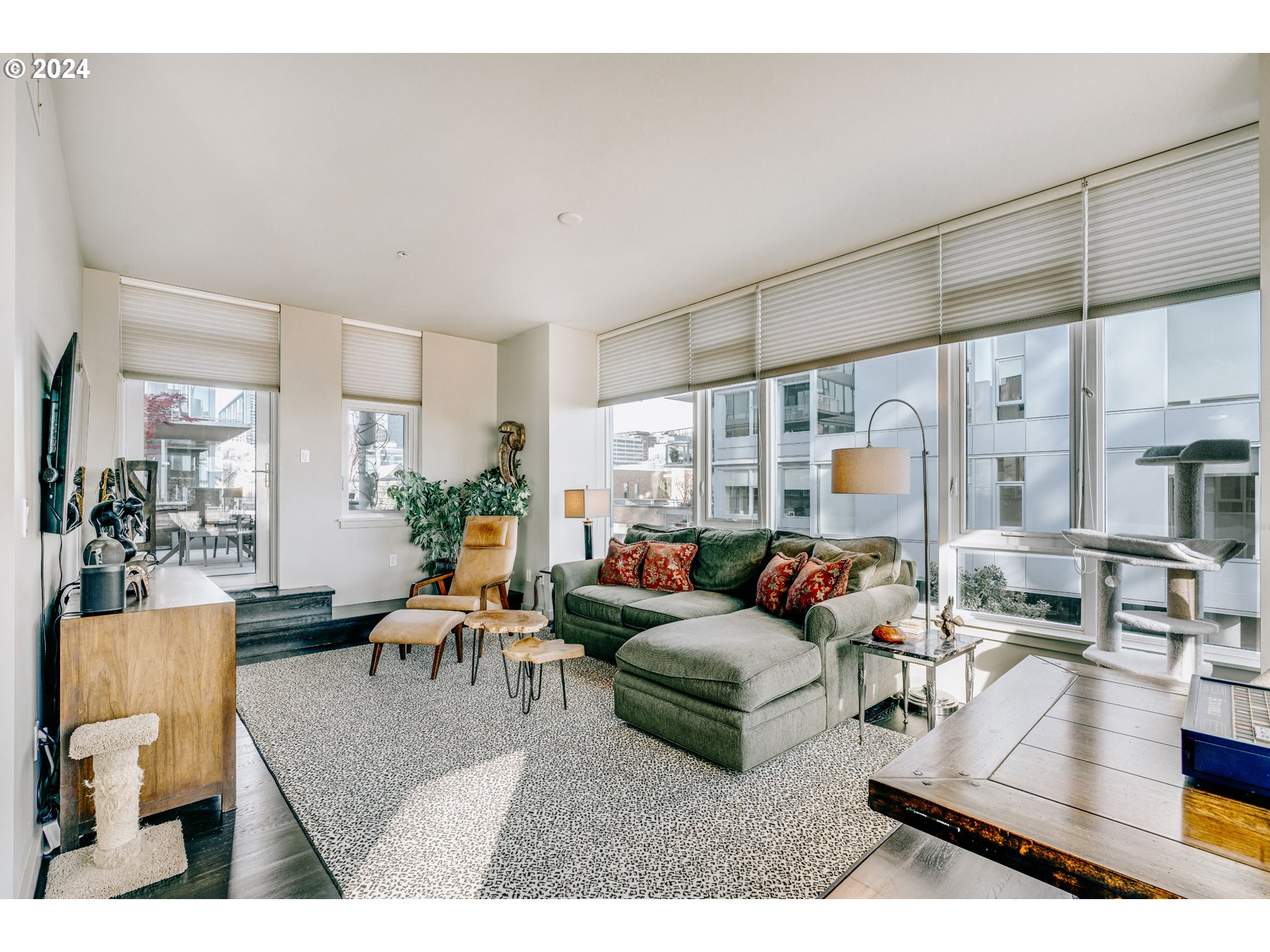 1930 S RIVER DR W107