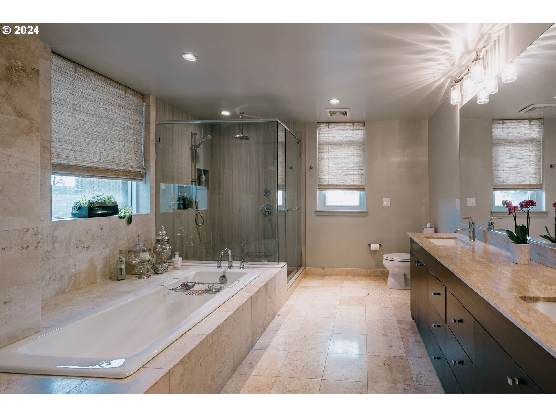 1930 S RIVER DR W107