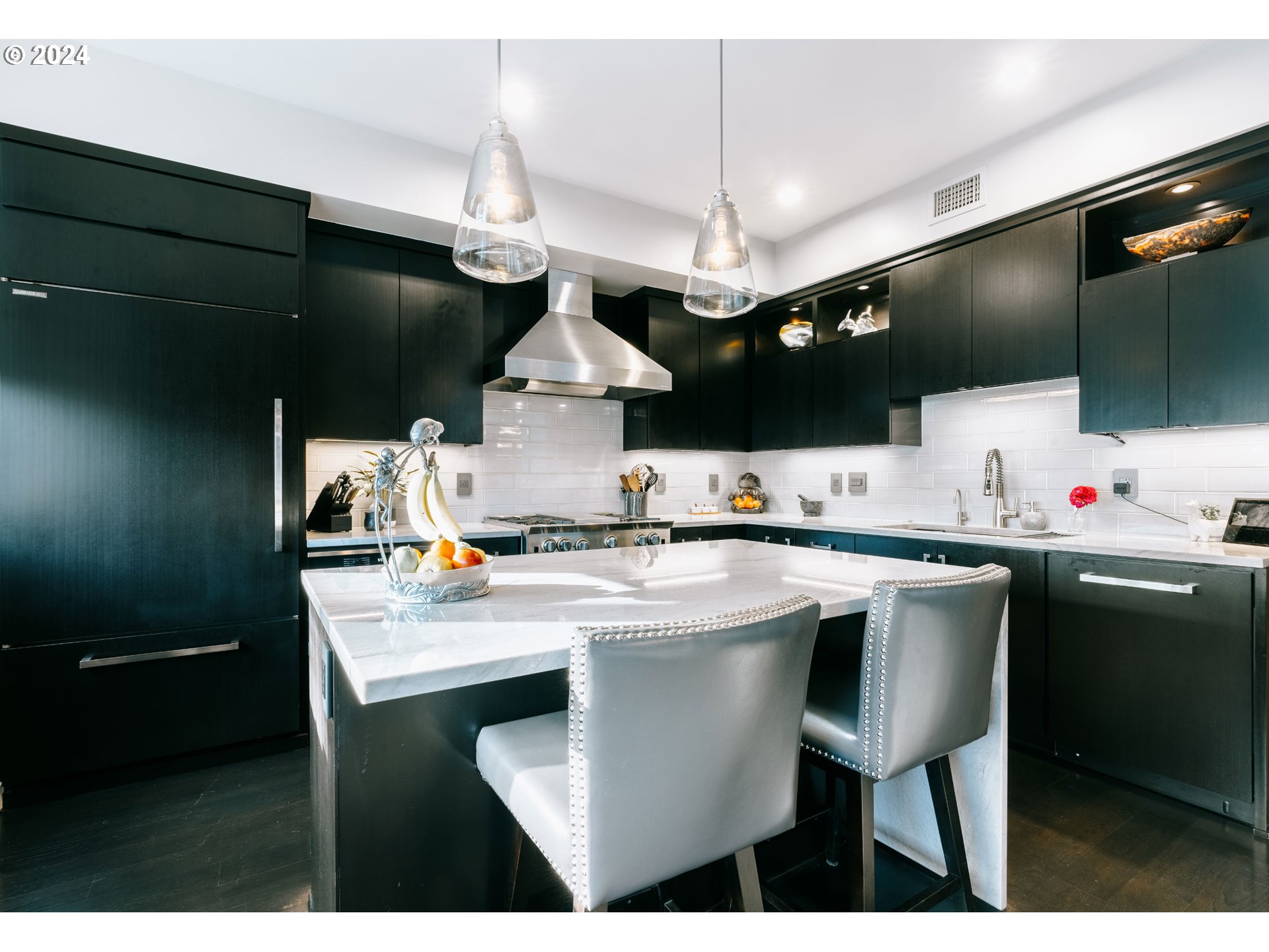 1930 S RIVER DR W107