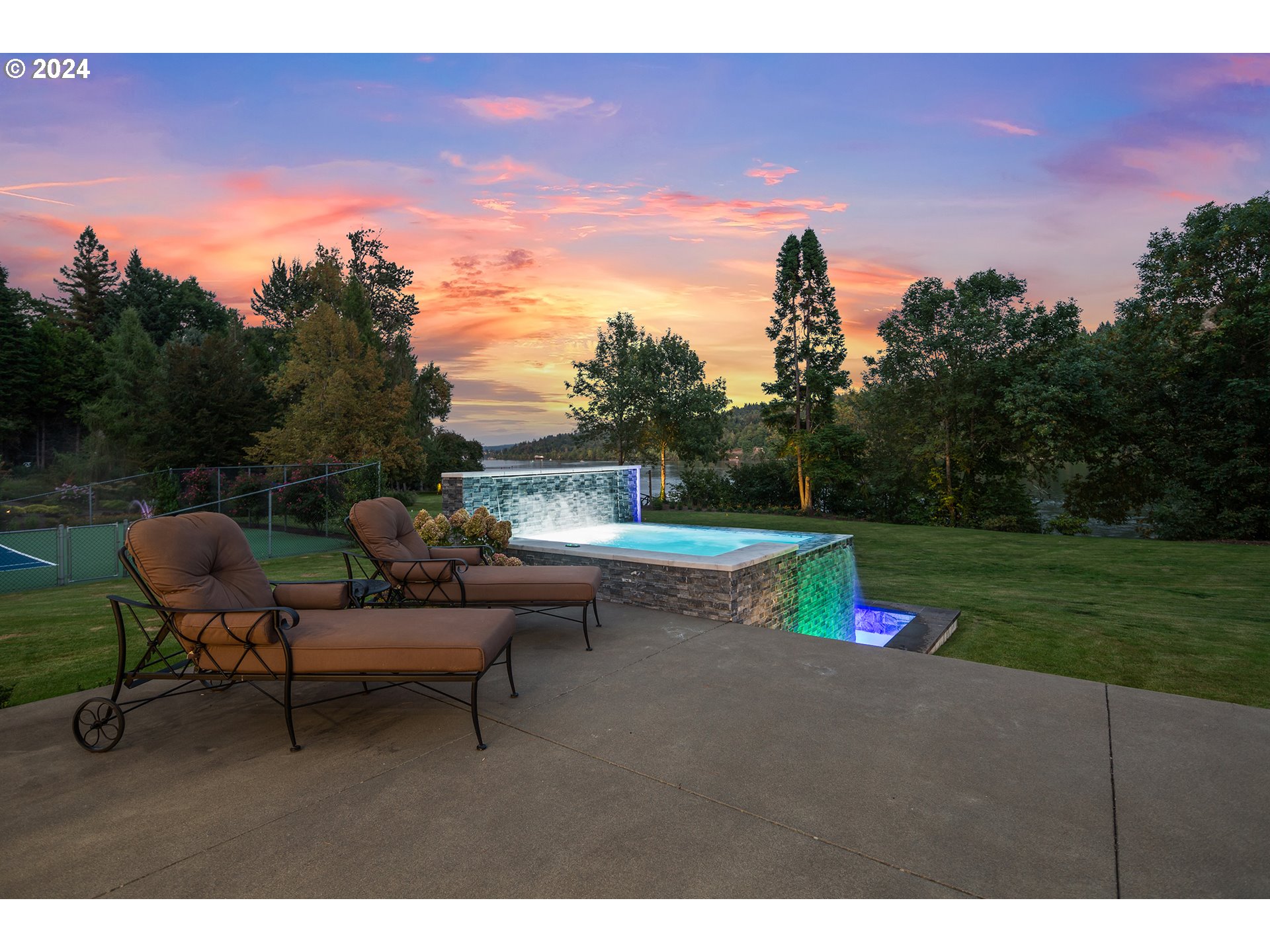 24220 SW PETES MOUNTAIN RD