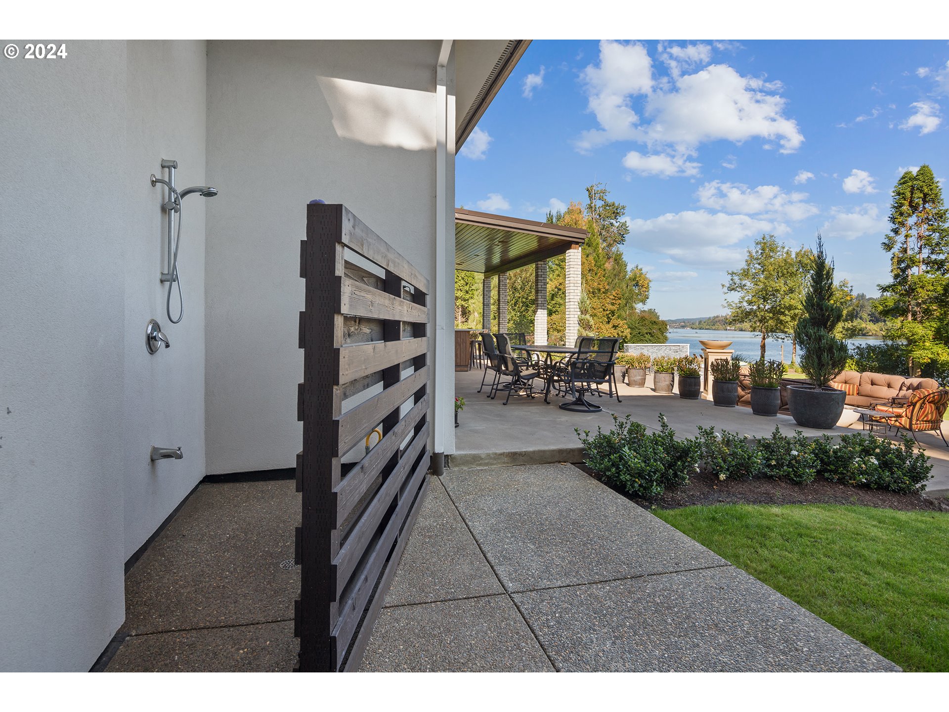 24220 SW PETES MOUNTAIN RD