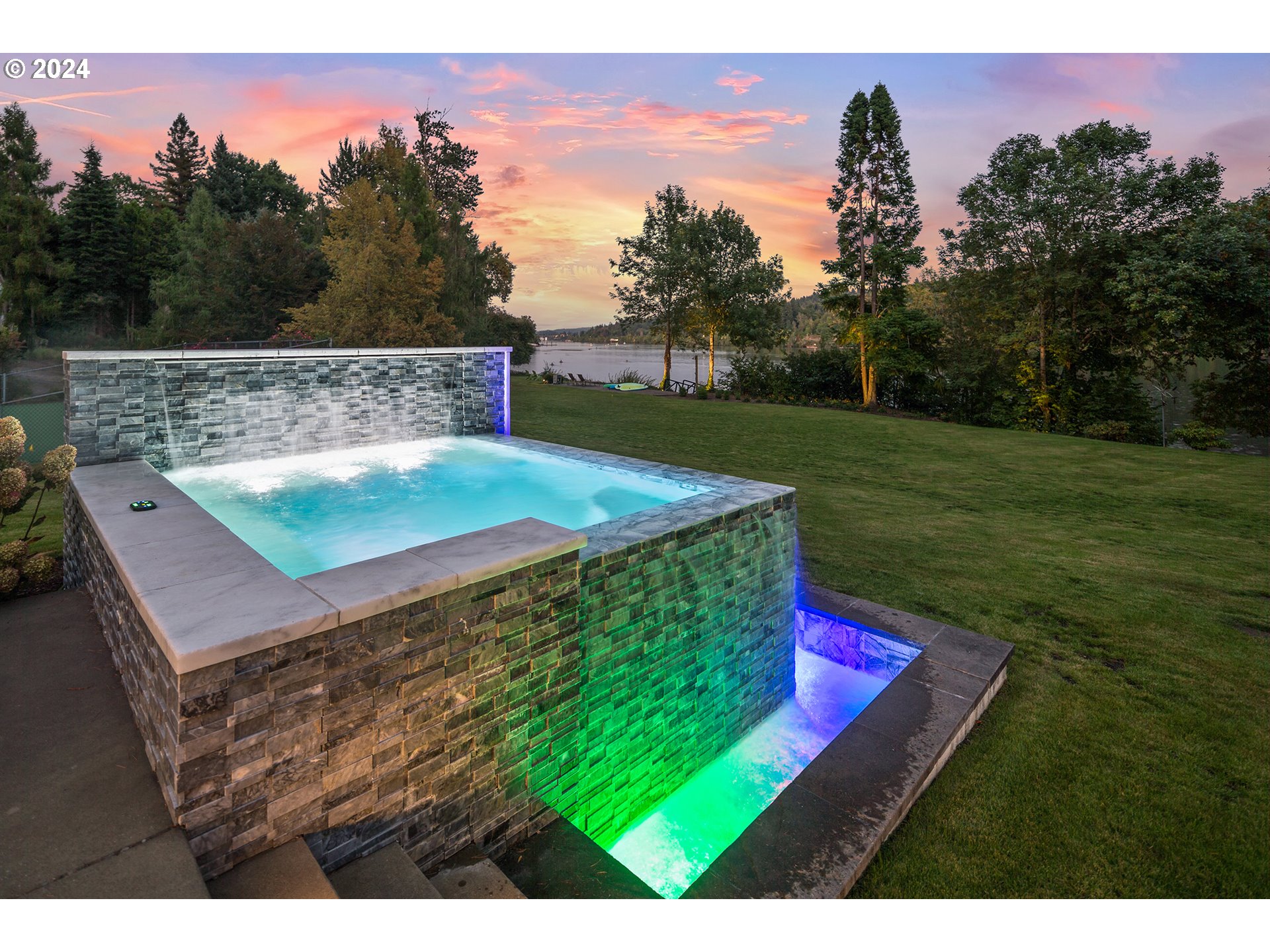 24220 SW PETES MOUNTAIN RD
