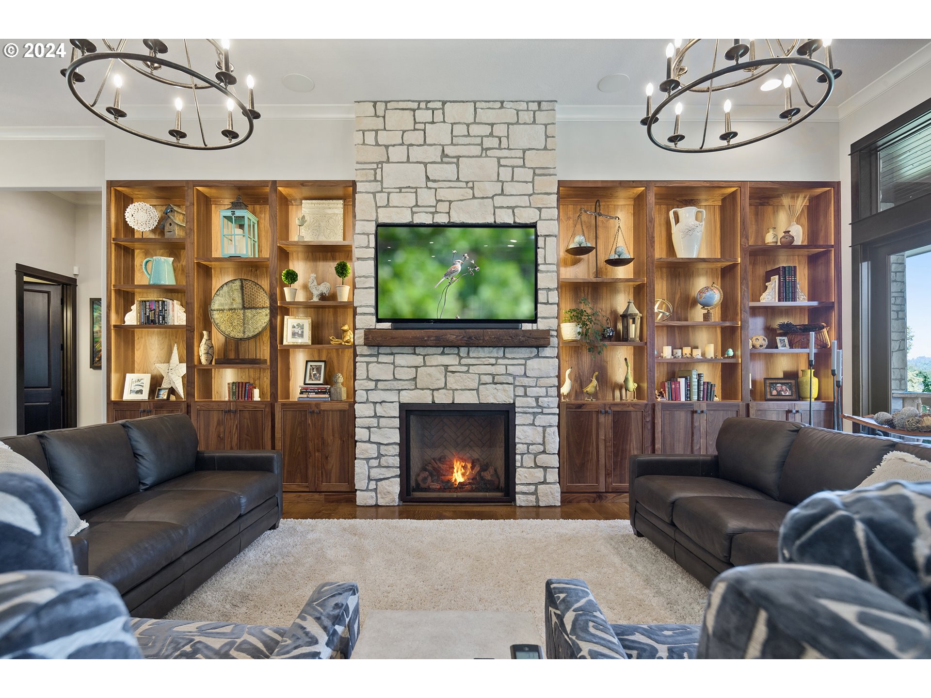 24220 SW PETES MOUNTAIN RD