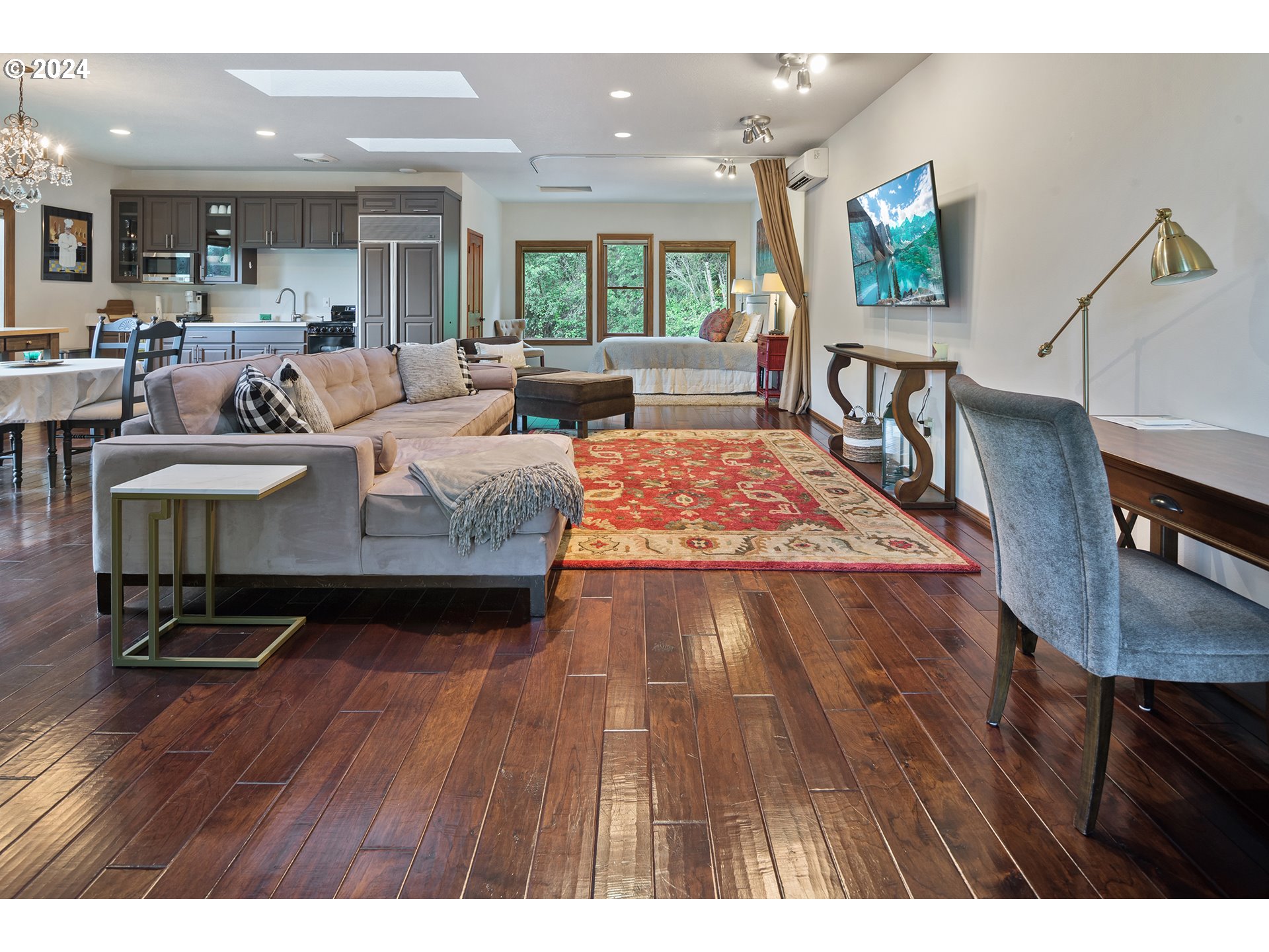 24220 SW PETES MOUNTAIN RD