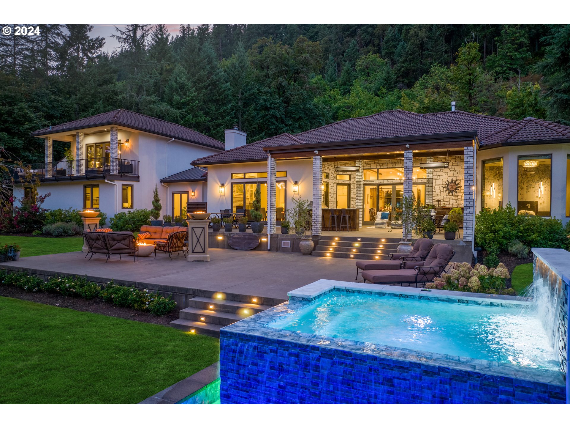 24220 SW PETES MOUNTAIN RD