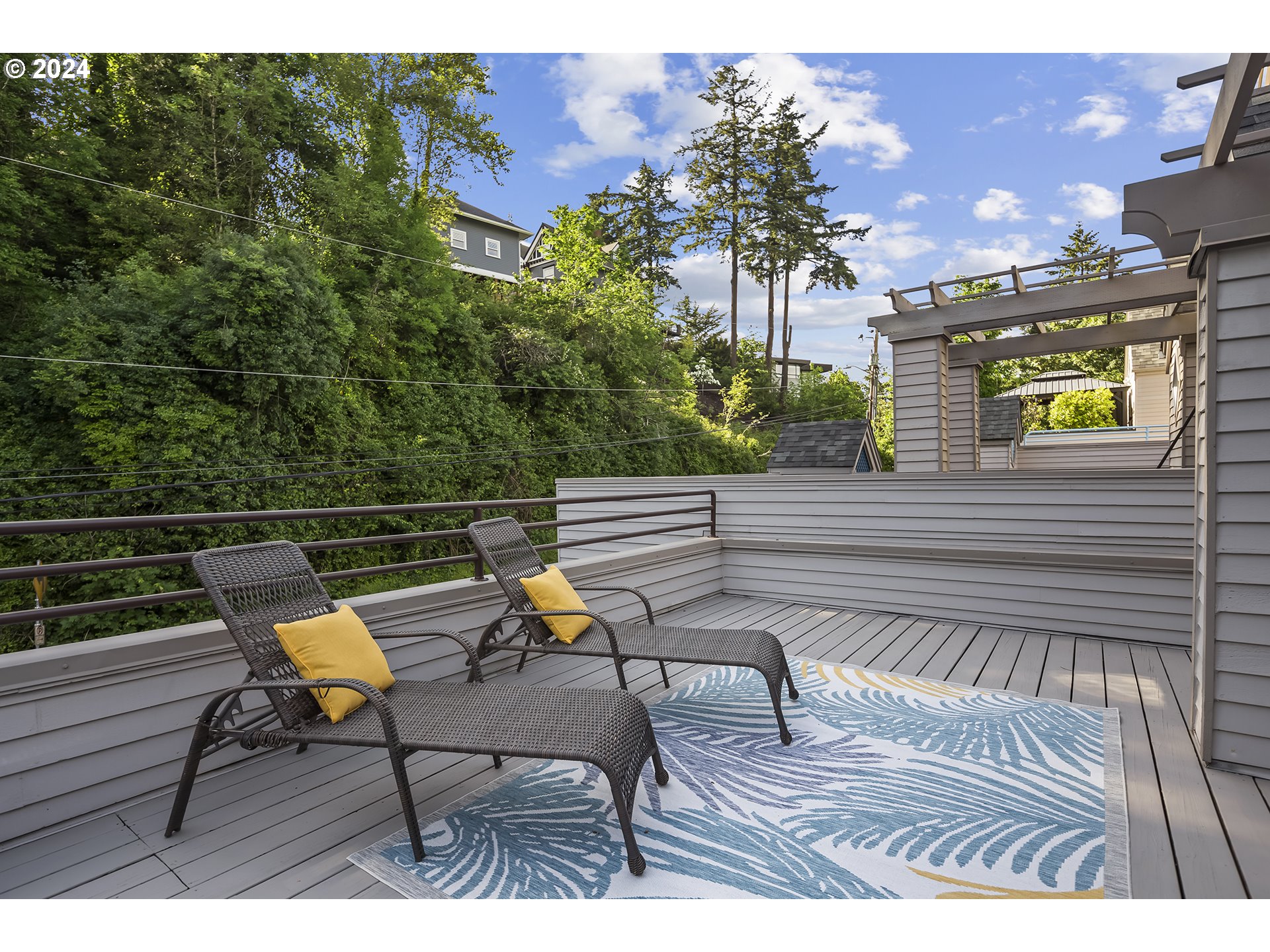 1673 SW MONTGOMERY Dr C