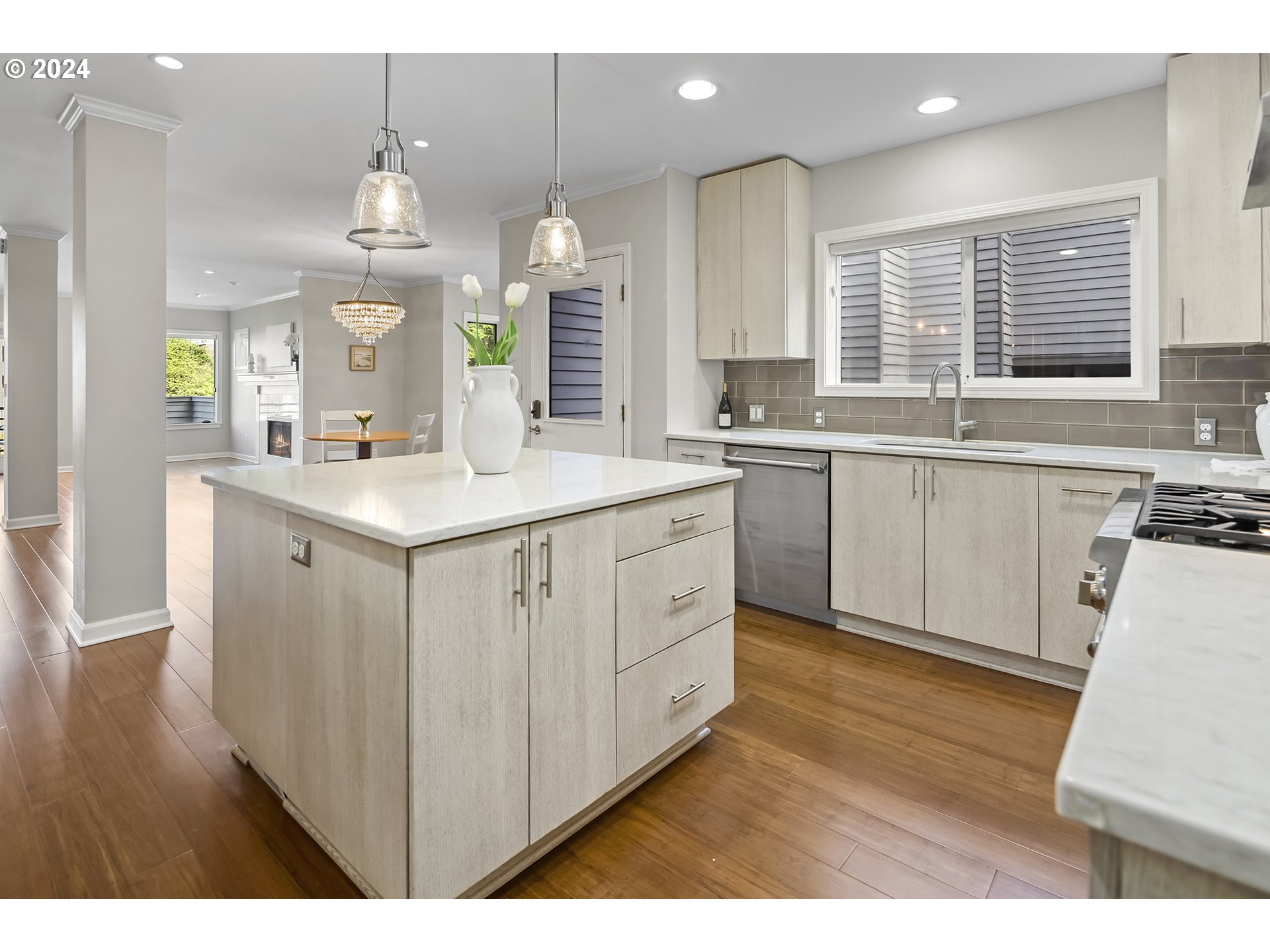 1673 SW MONTGOMERY Dr C