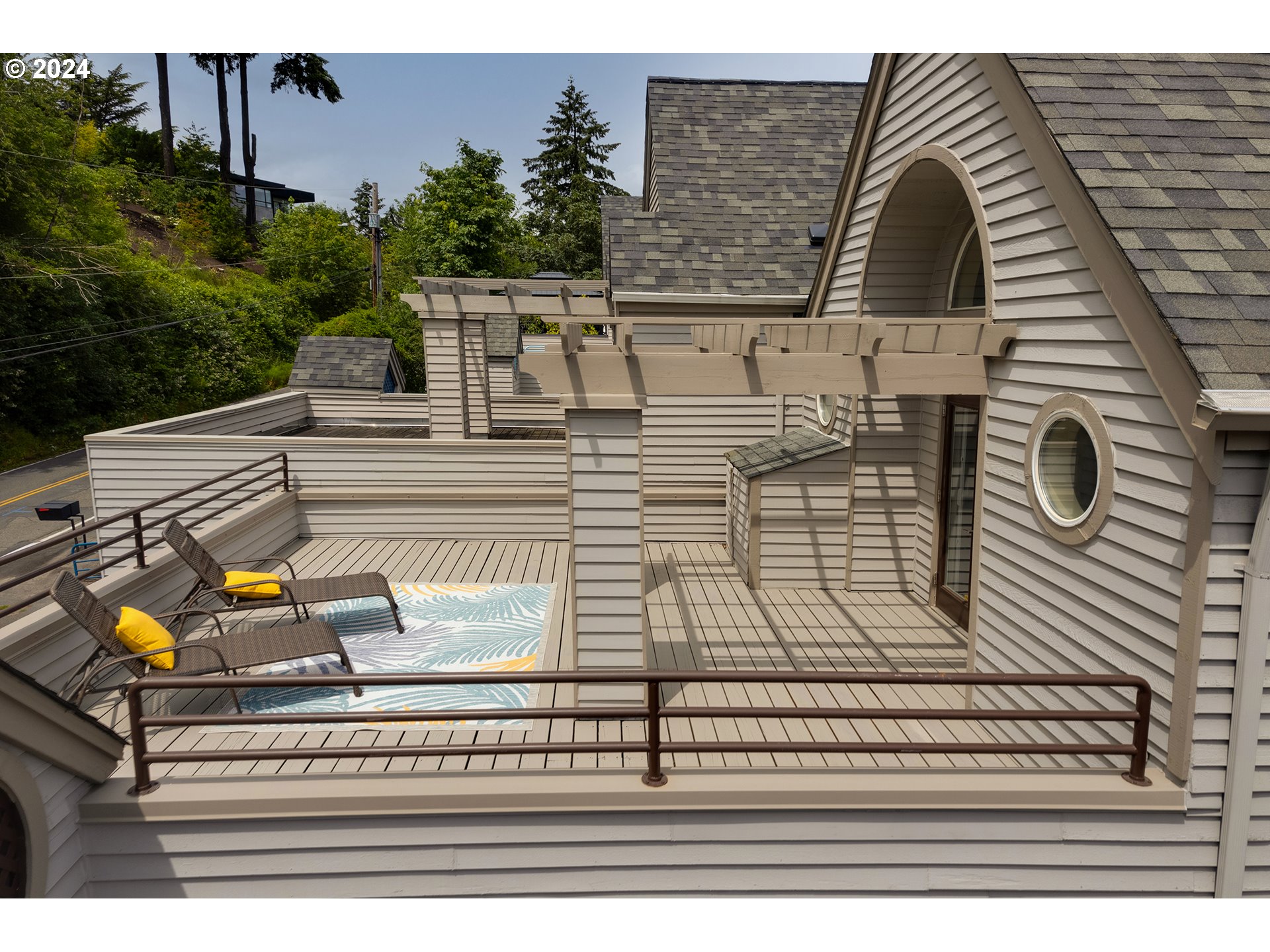 1673 SW MONTGOMERY Dr C