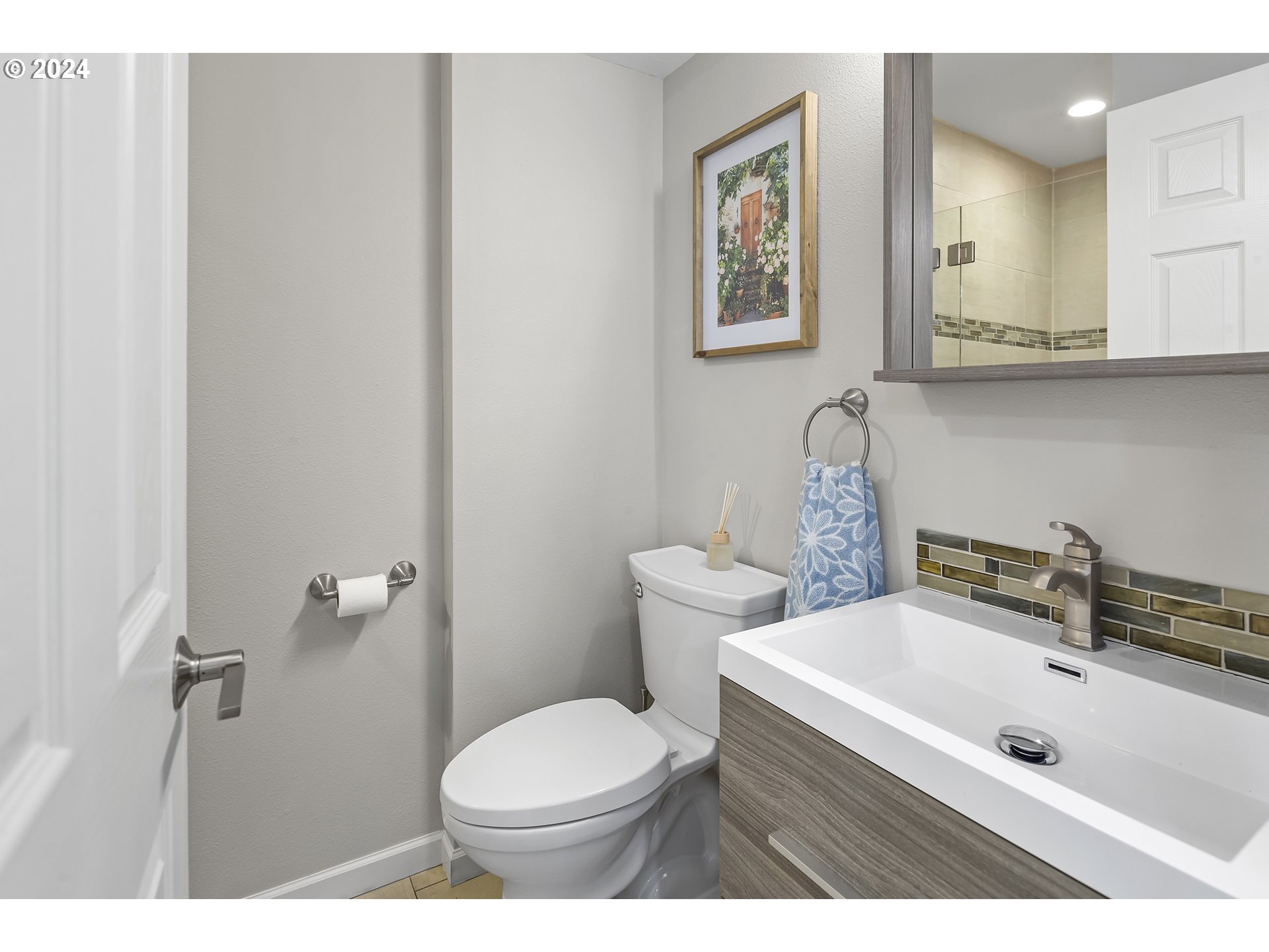 1673 SW MONTGOMERY Dr C