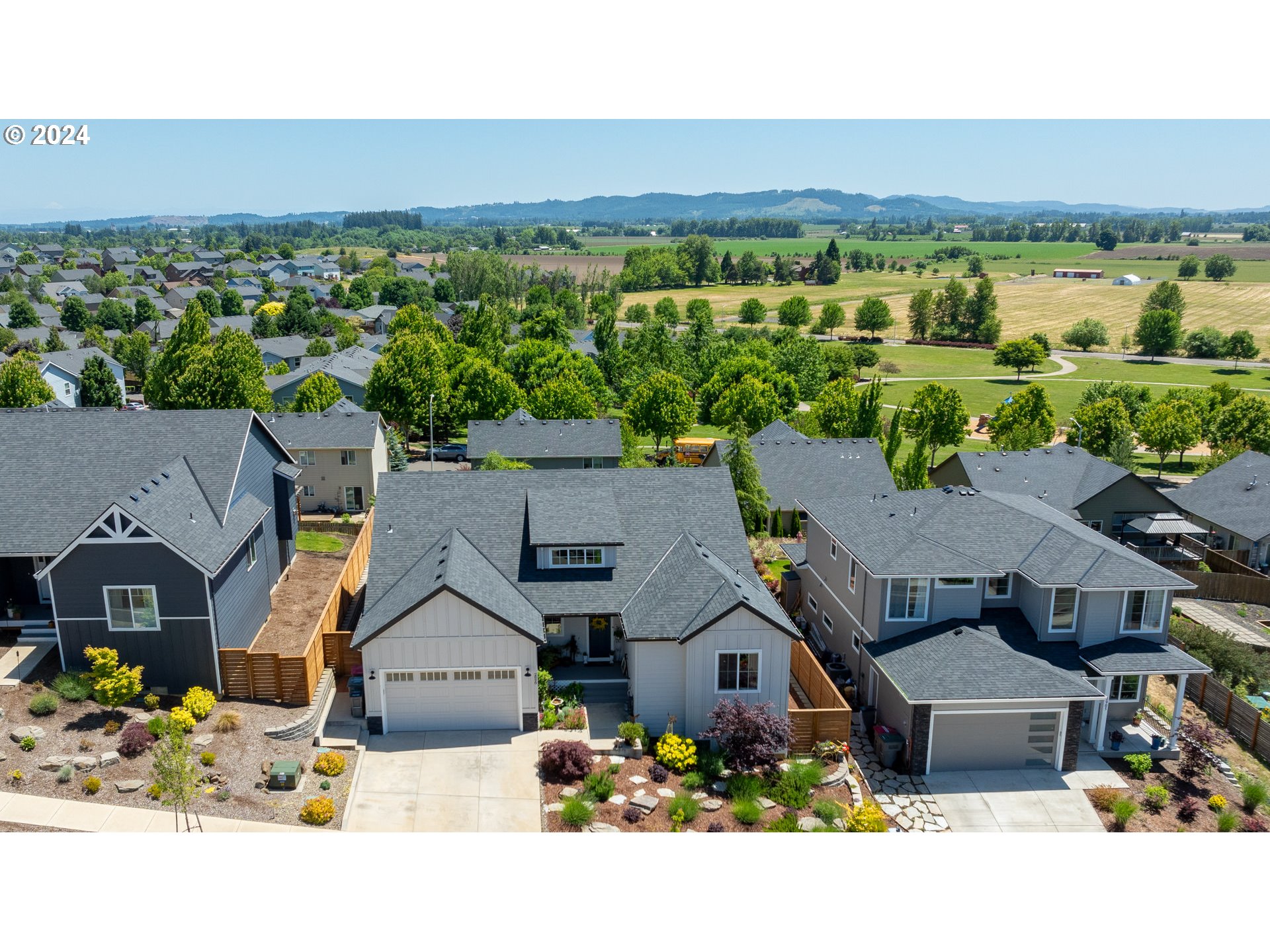 2898 NW MT ASHLAND LN, McMinnville