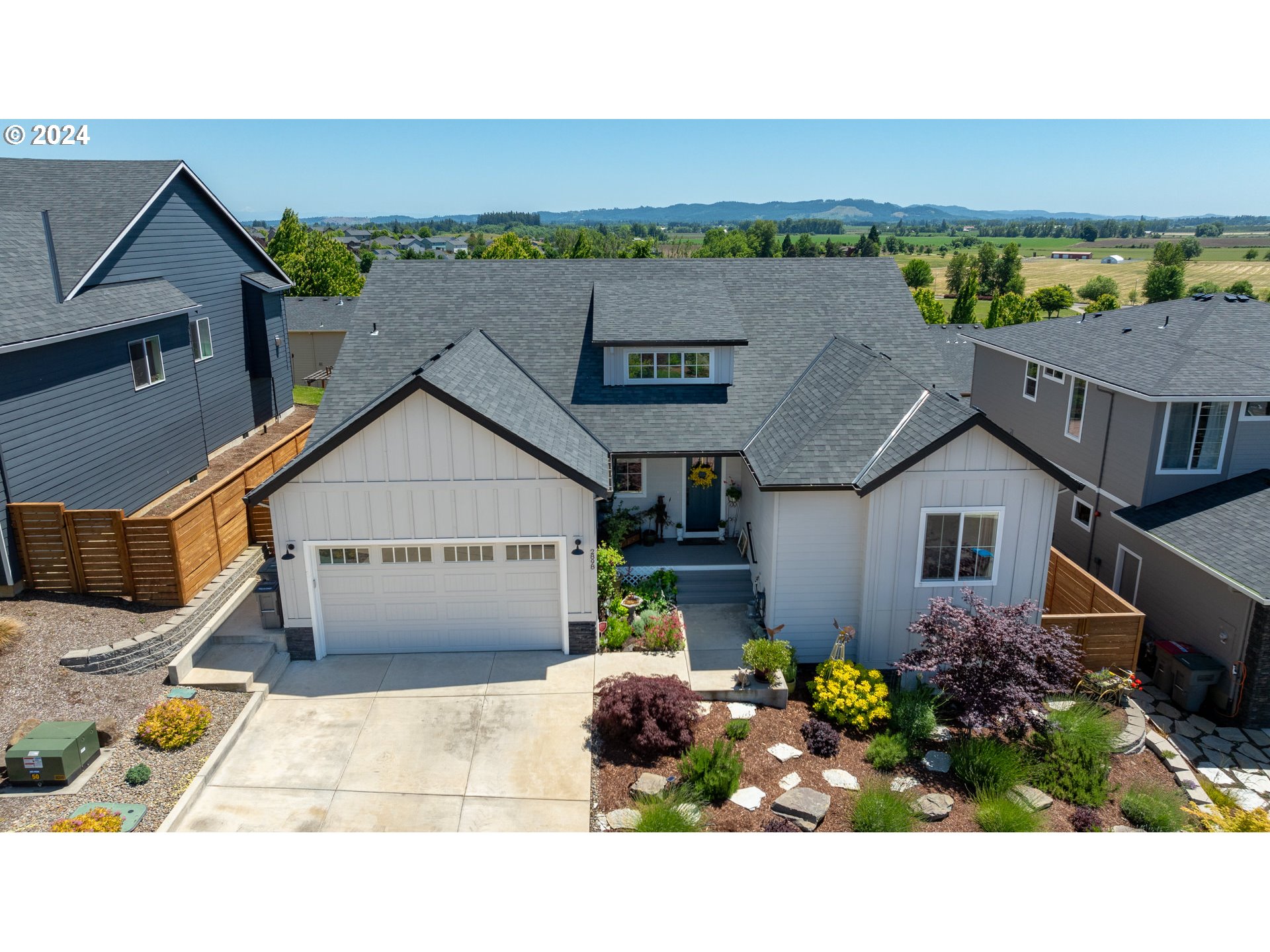 2898 NW MT ASHLAND LN, McMinnville