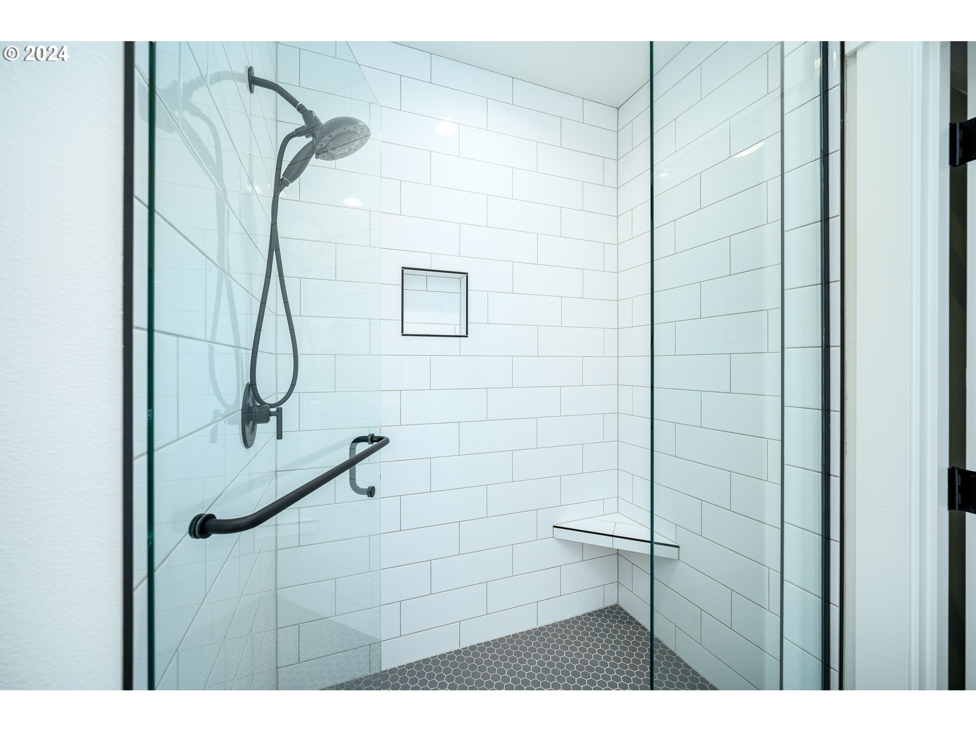 2898 NW MT ASHLAND LN, McMinnville