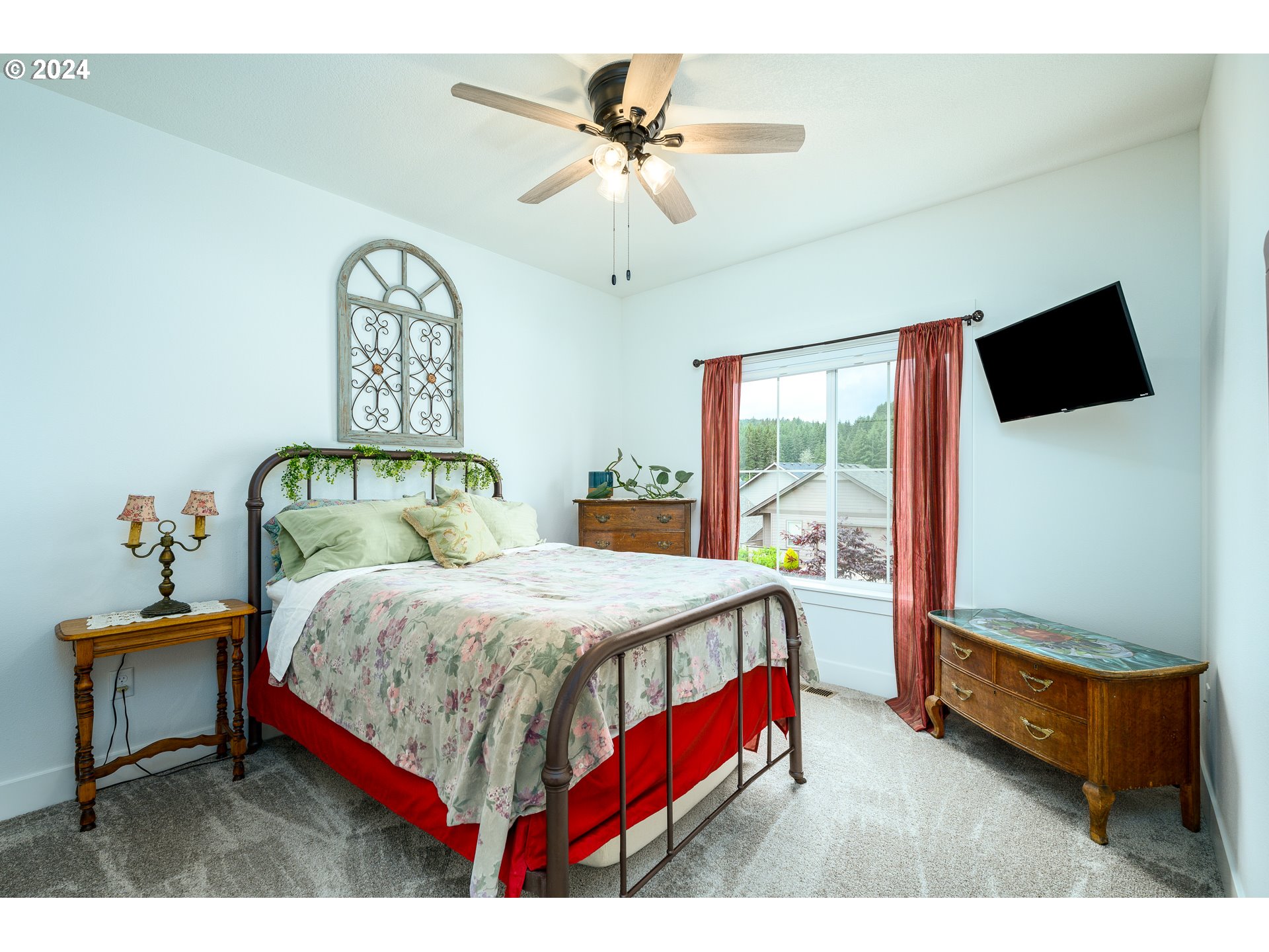 2898 NW MT ASHLAND LN, McMinnville