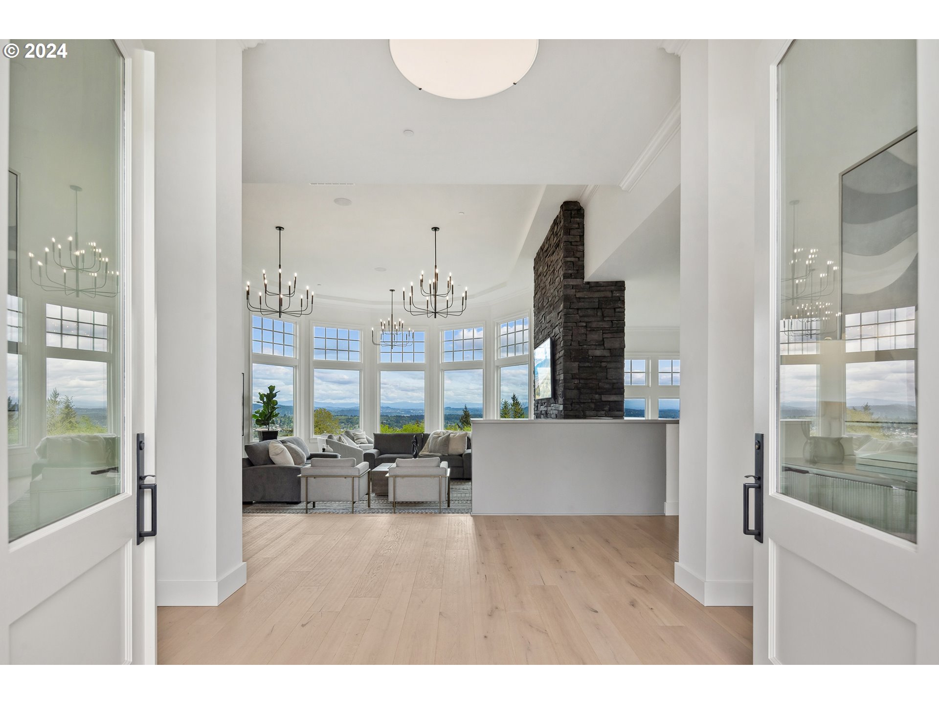 1475 SKYLAND DR