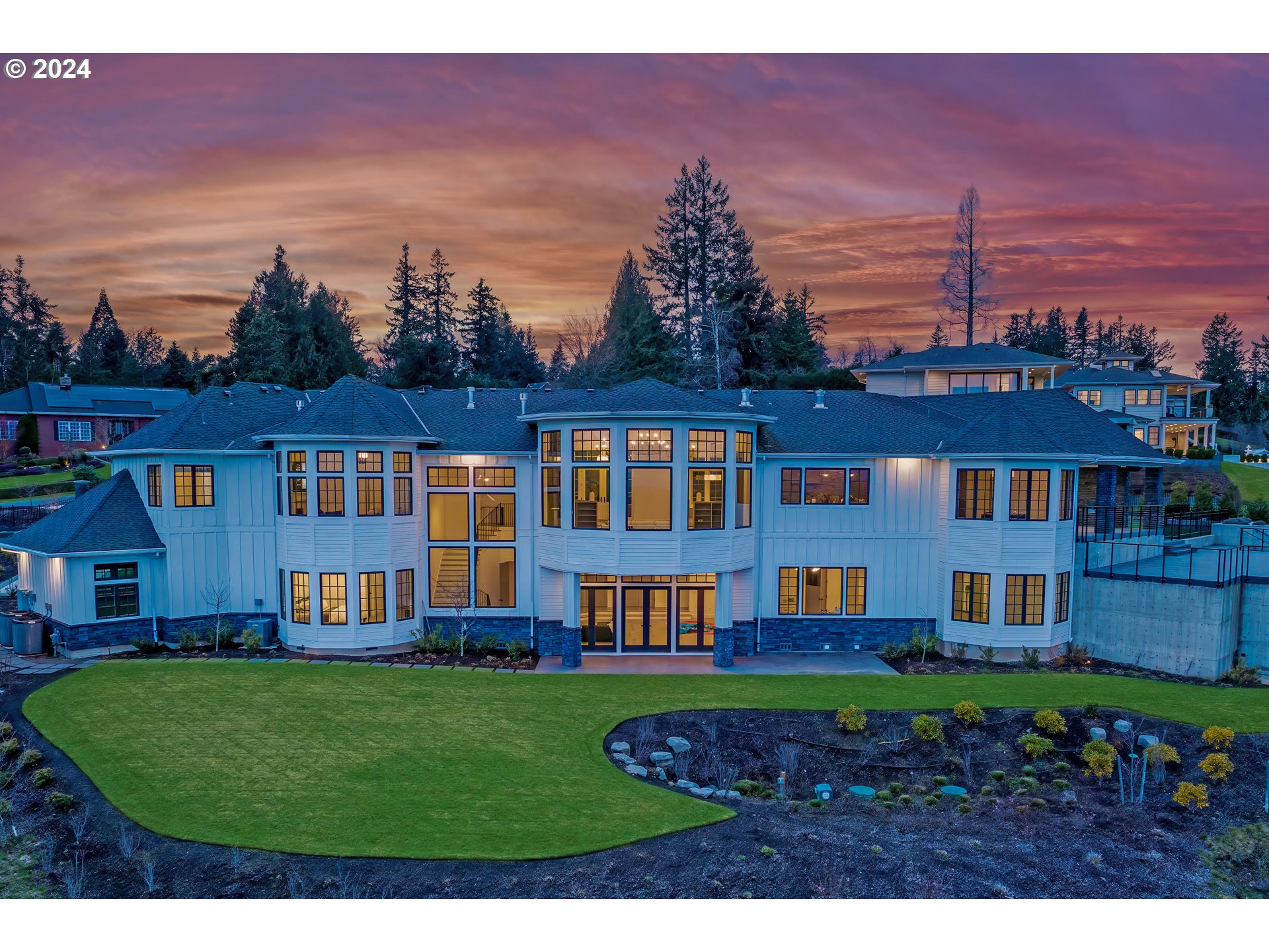 1475 SKYLAND DR