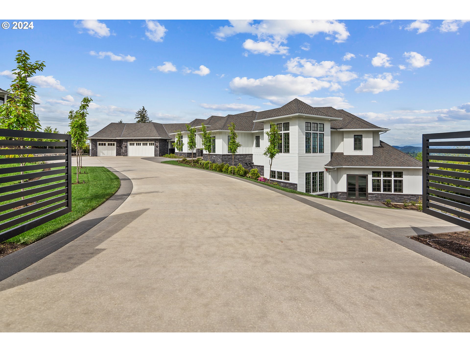 1475 SKYLAND DR