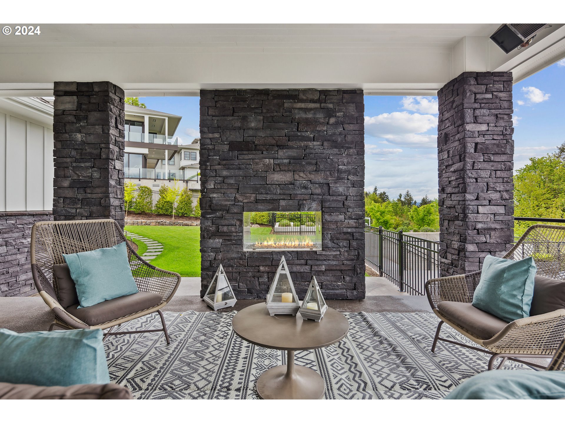 1475 SKYLAND DR
