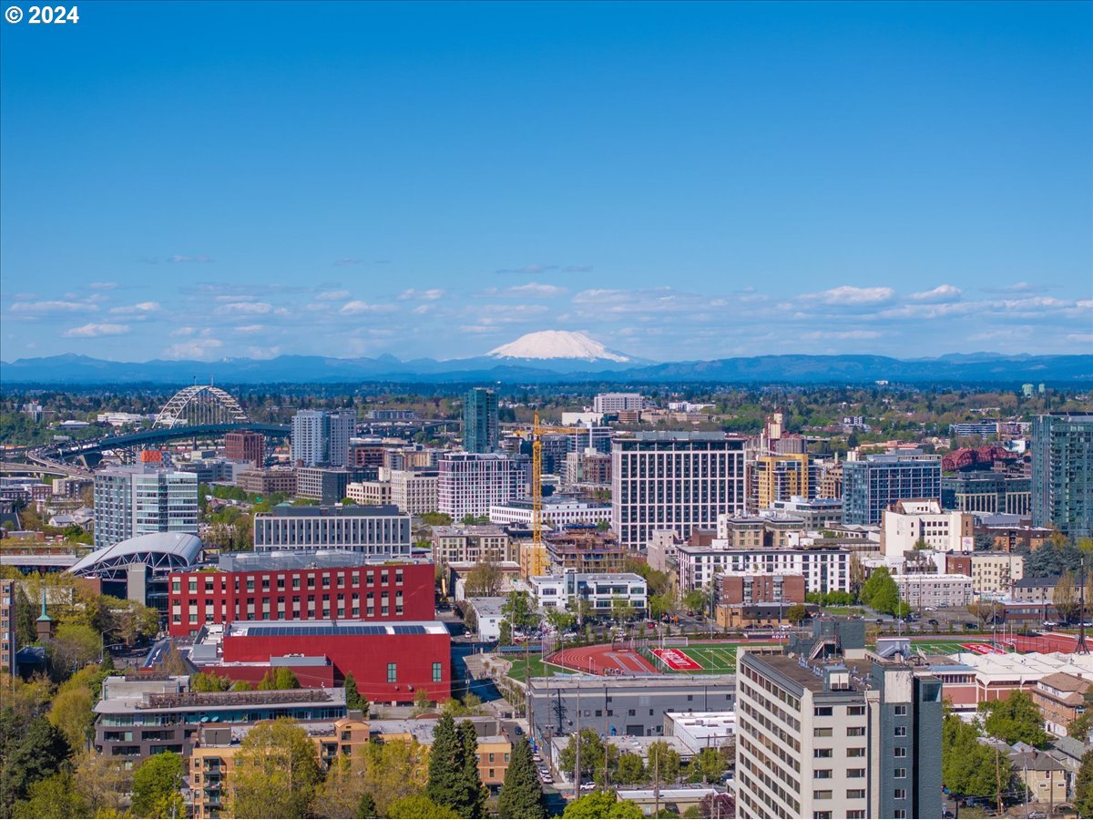 1557 SW UPPER HALL ST