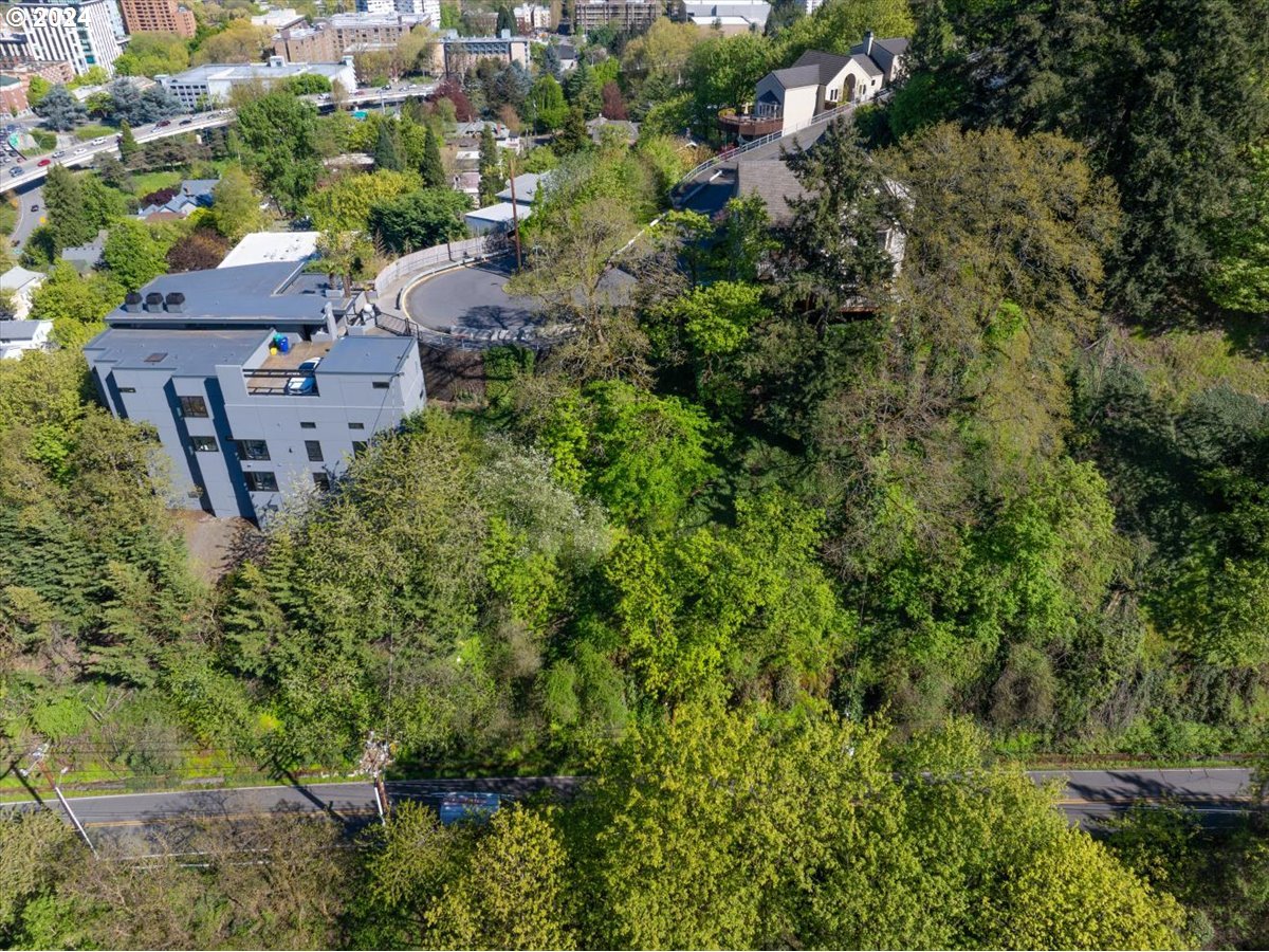 1557 SW UPPER HALL ST