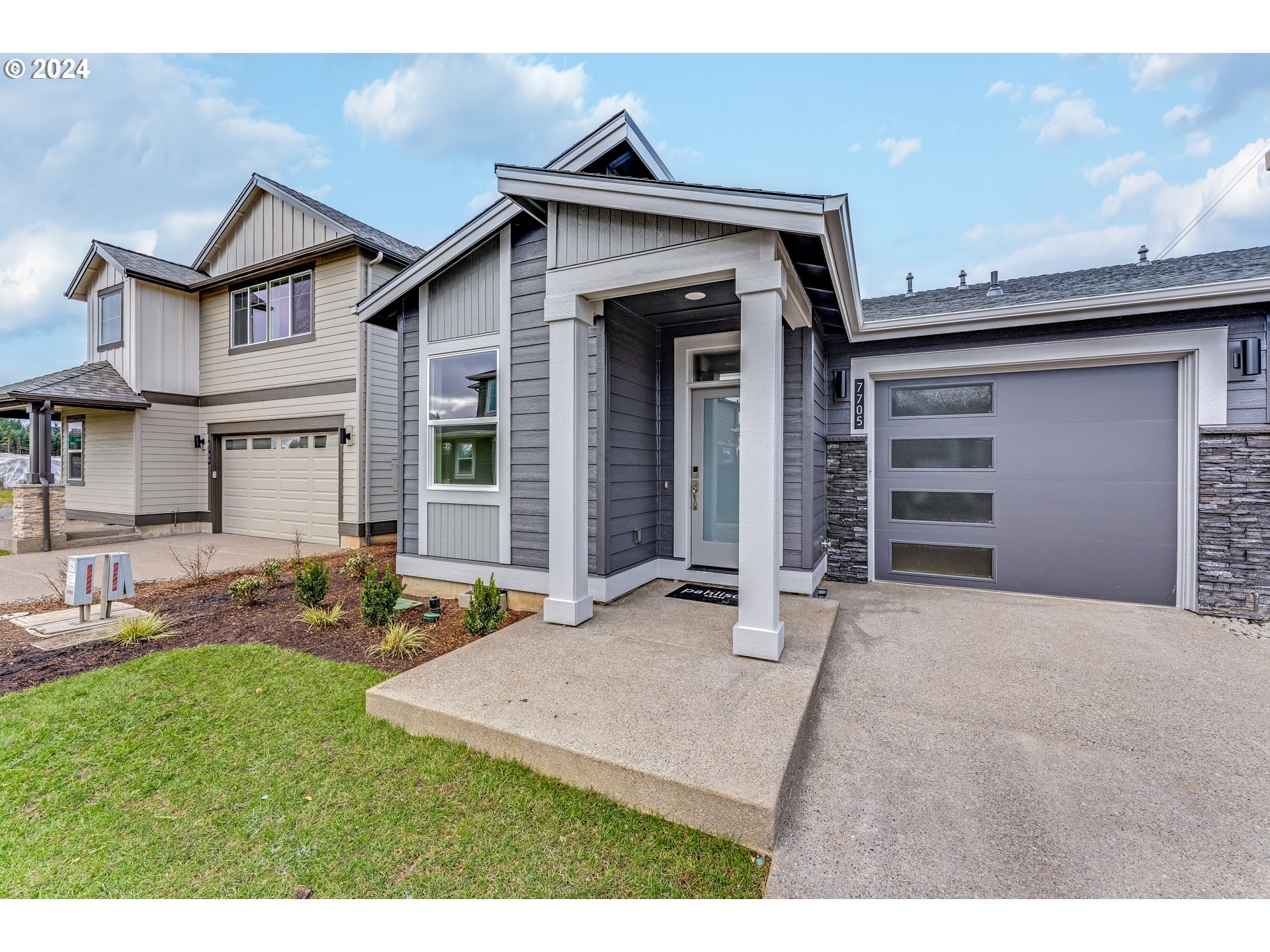 7705 SE Lumberton LN