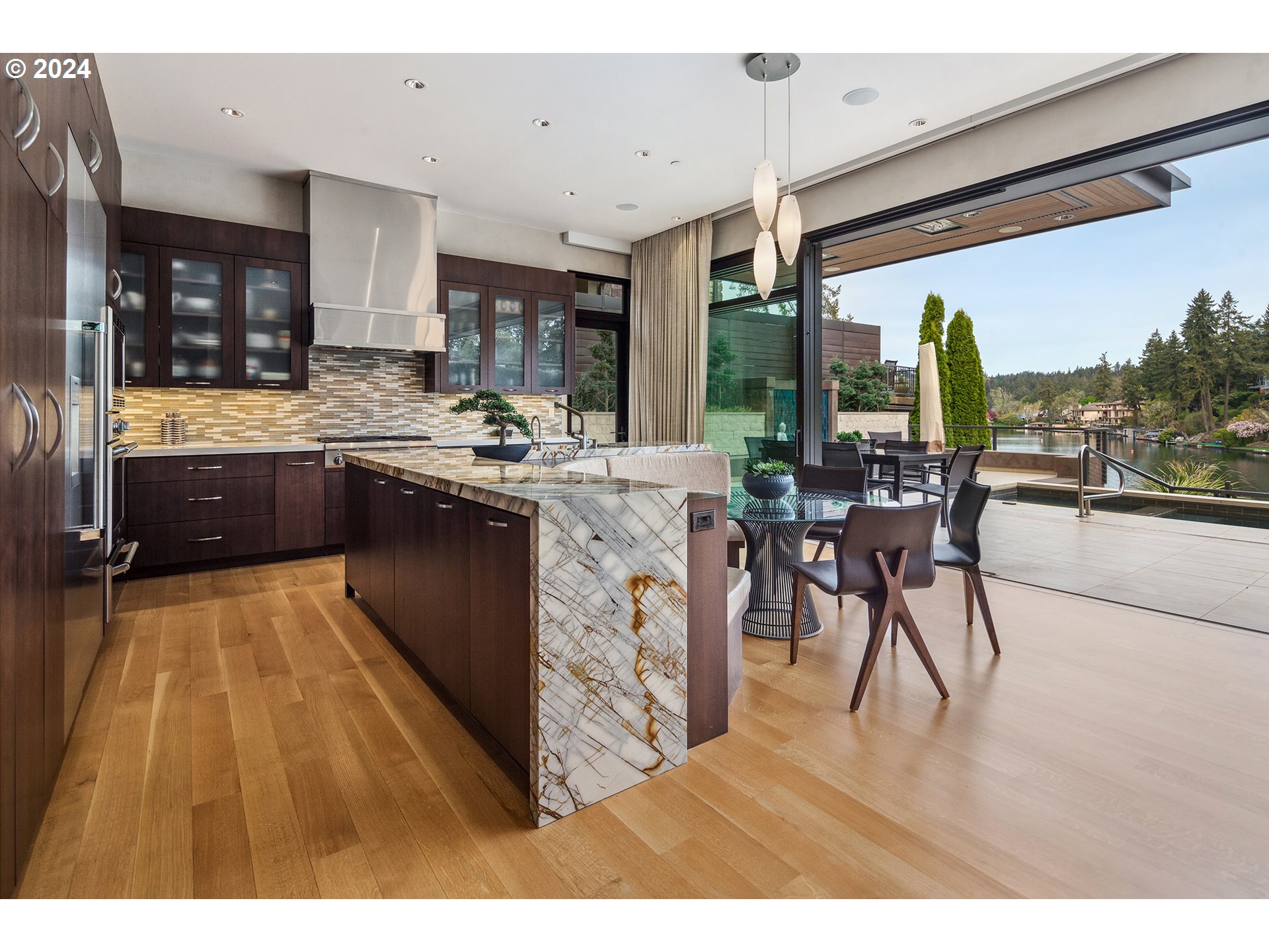 1007 LAKE FRONT RD