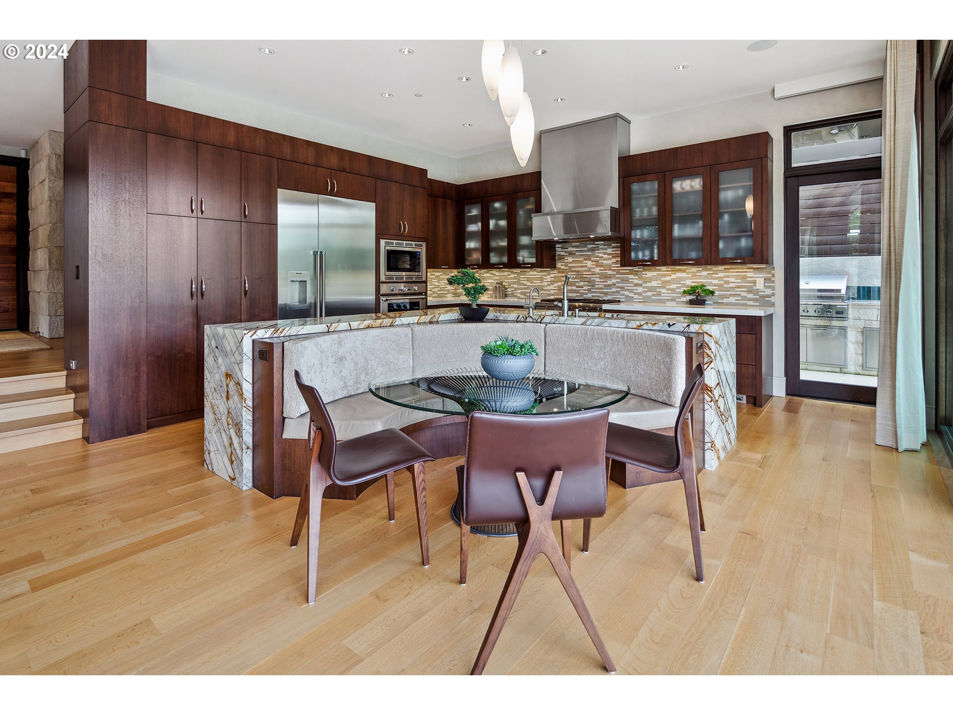 1007 LAKE FRONT RD