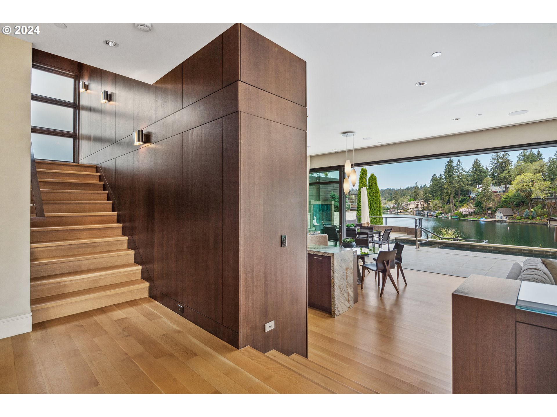 1007 LAKE FRONT RD