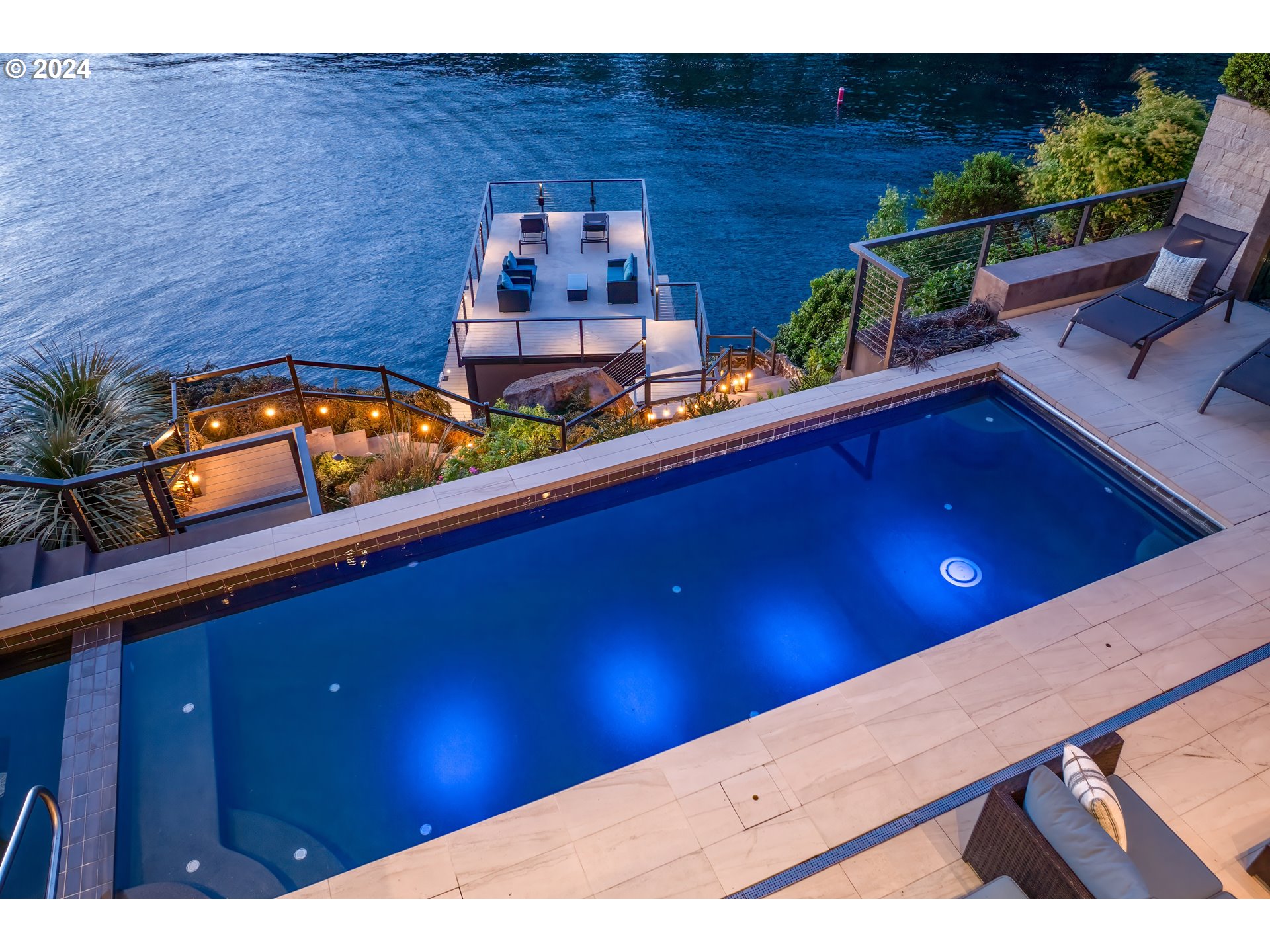1007 LAKE FRONT RD