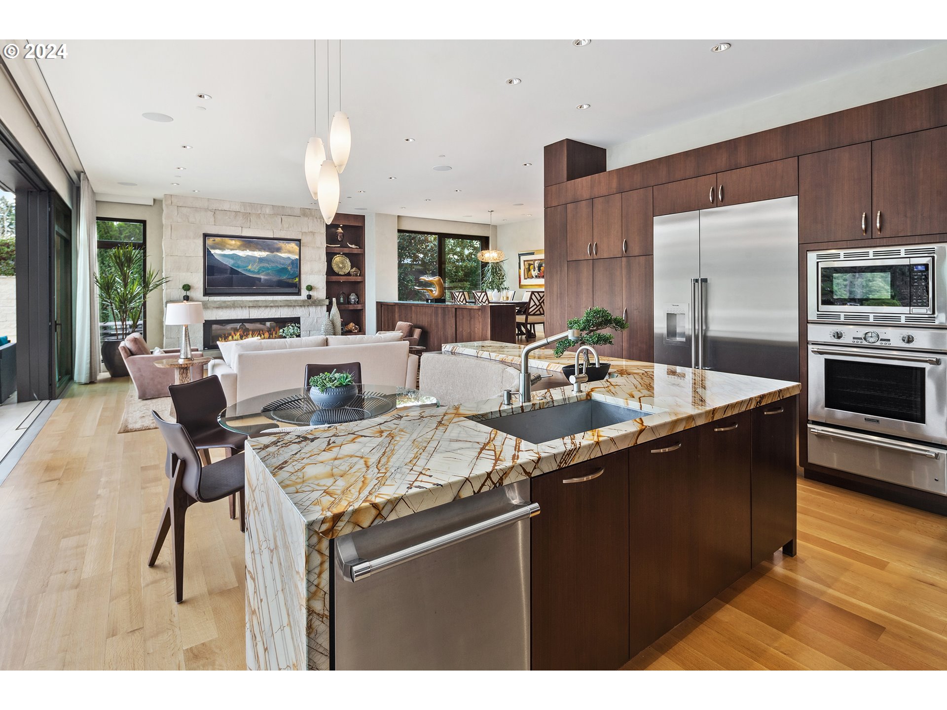 1007 LAKE FRONT RD