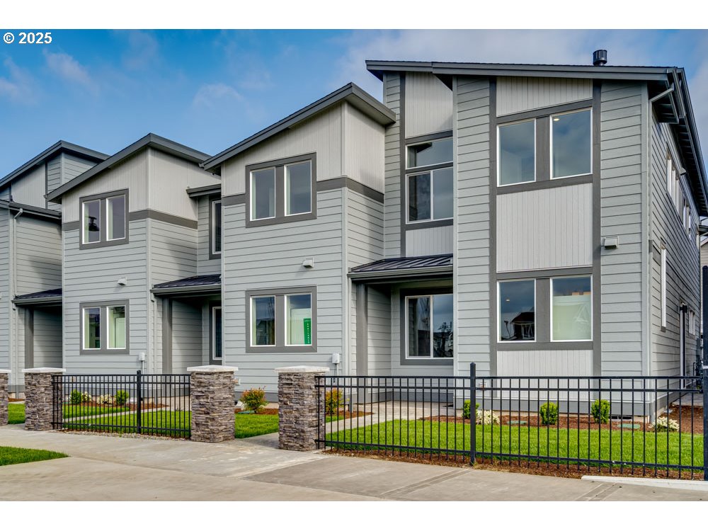 4224 SE Century BLVD