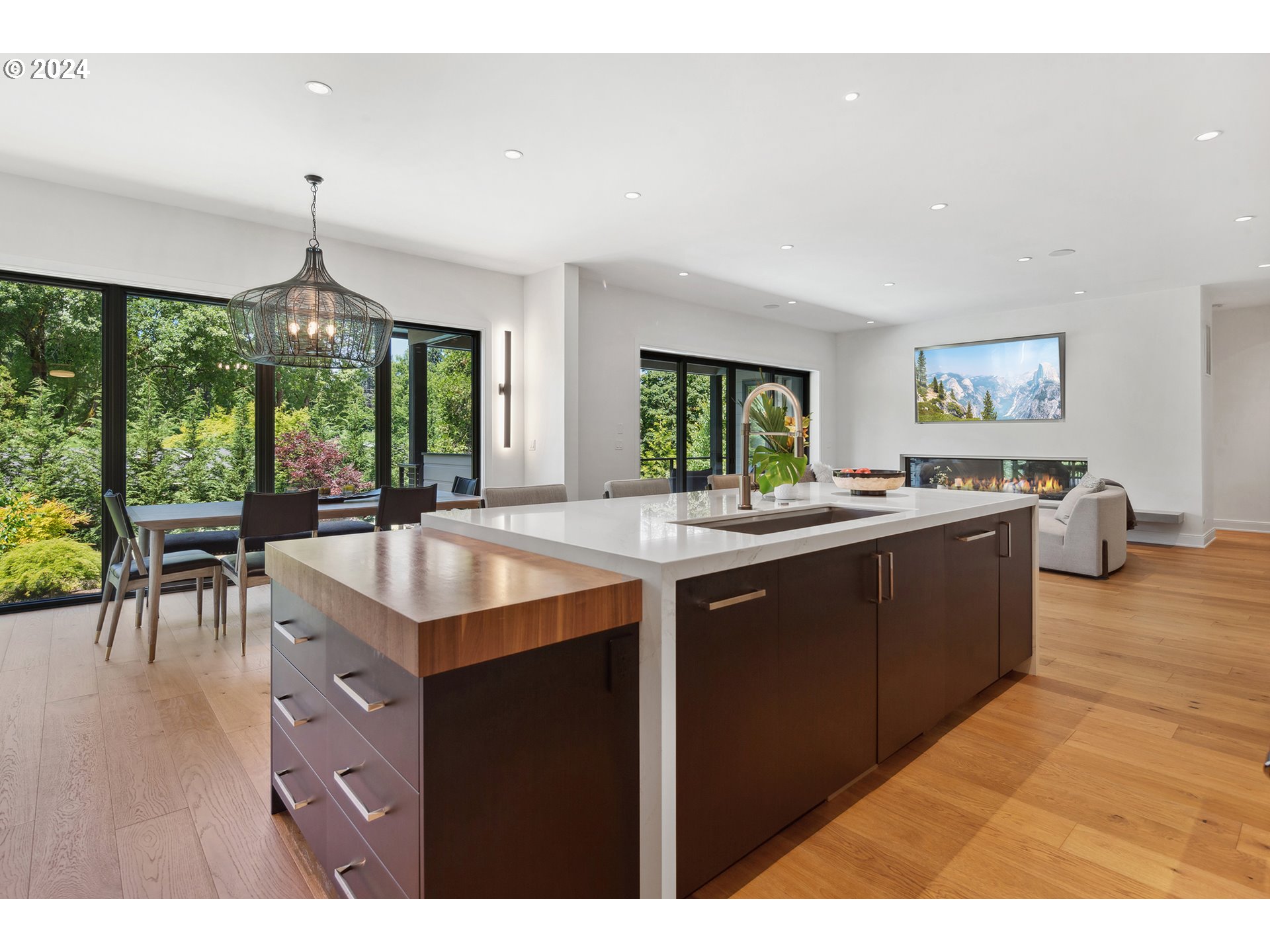 1289 CHANDLER RD