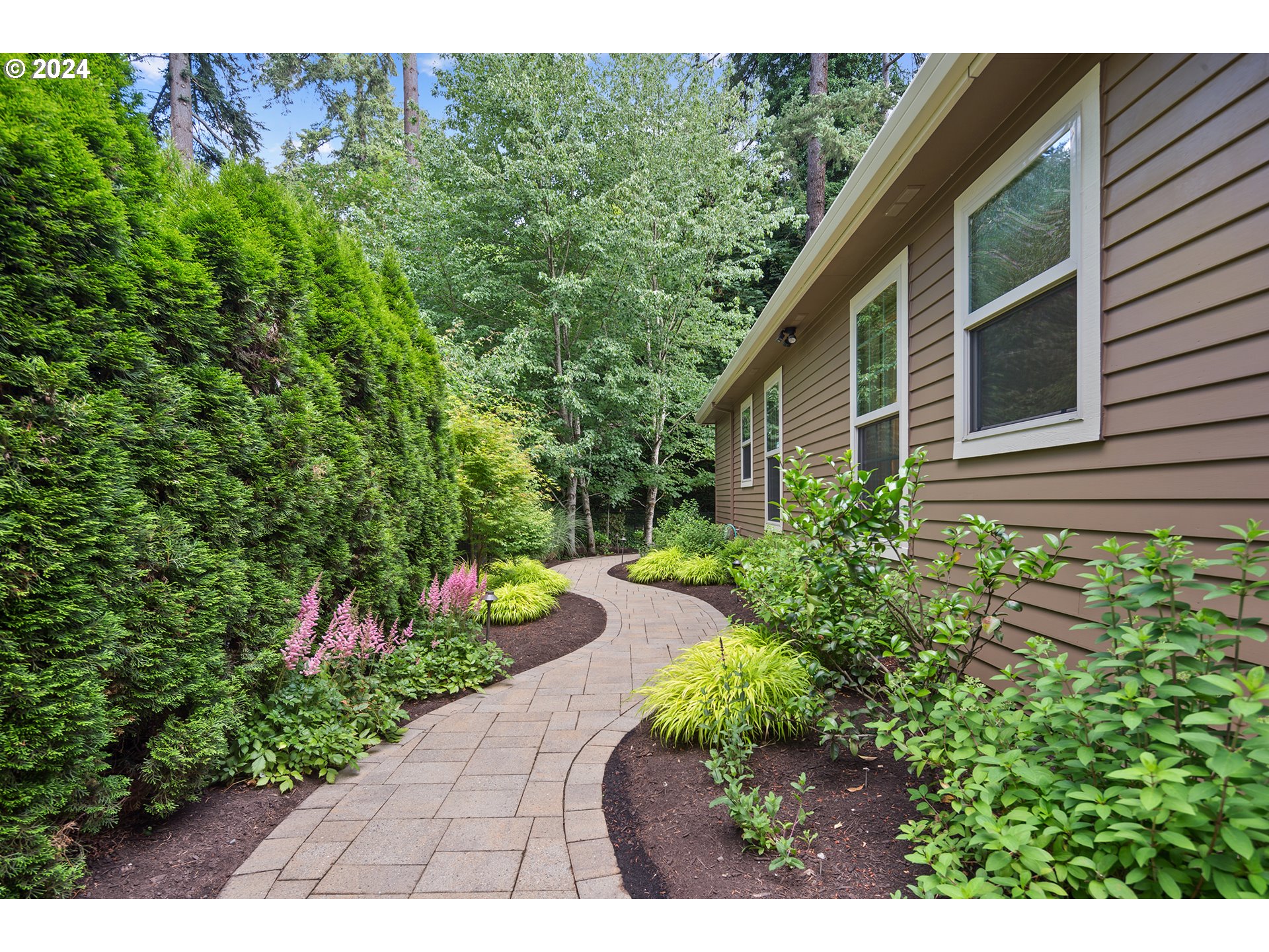 1115 NORTHSHORE RD