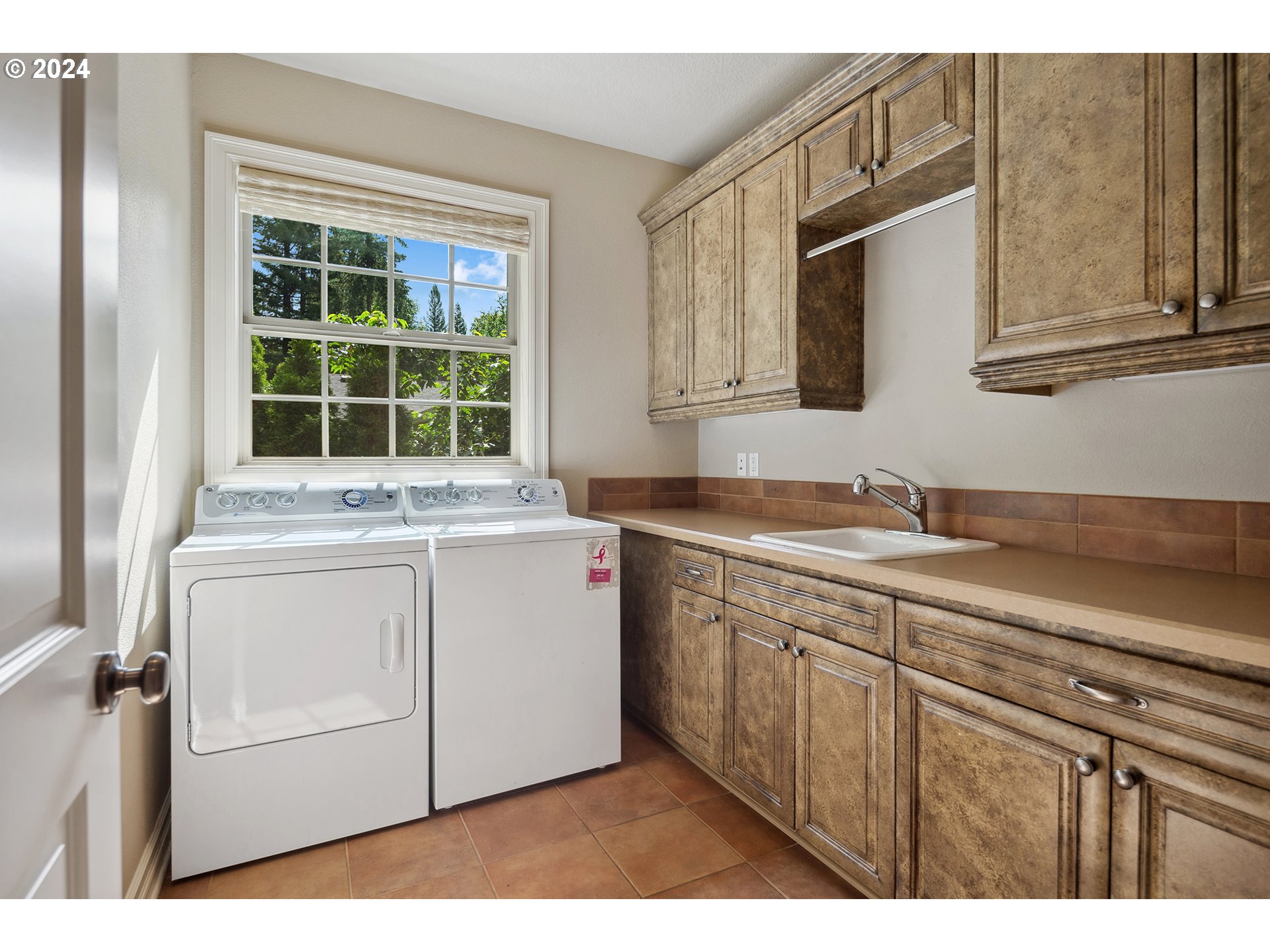 1115 NORTHSHORE RD