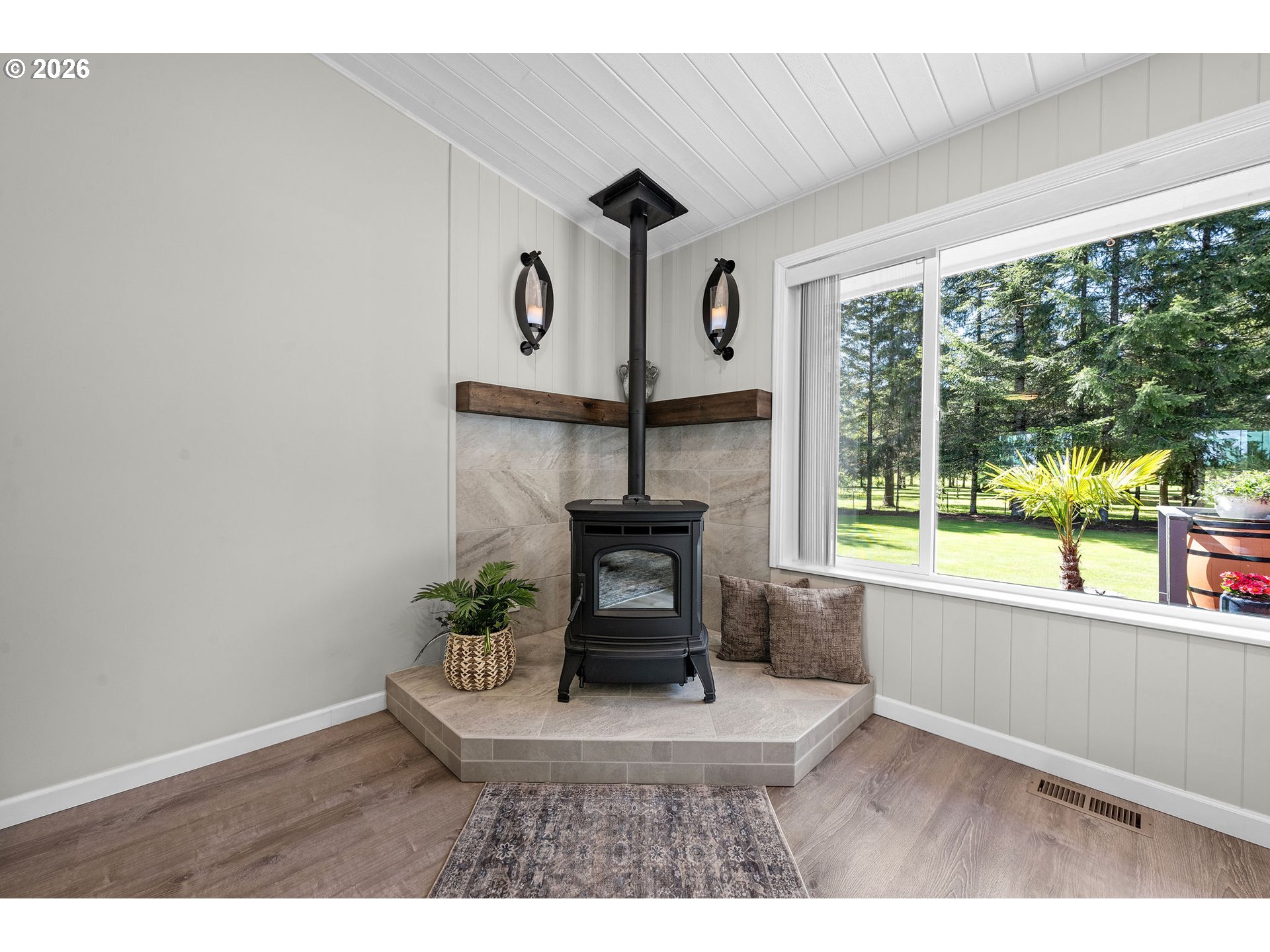 42224 TIFFANY LN