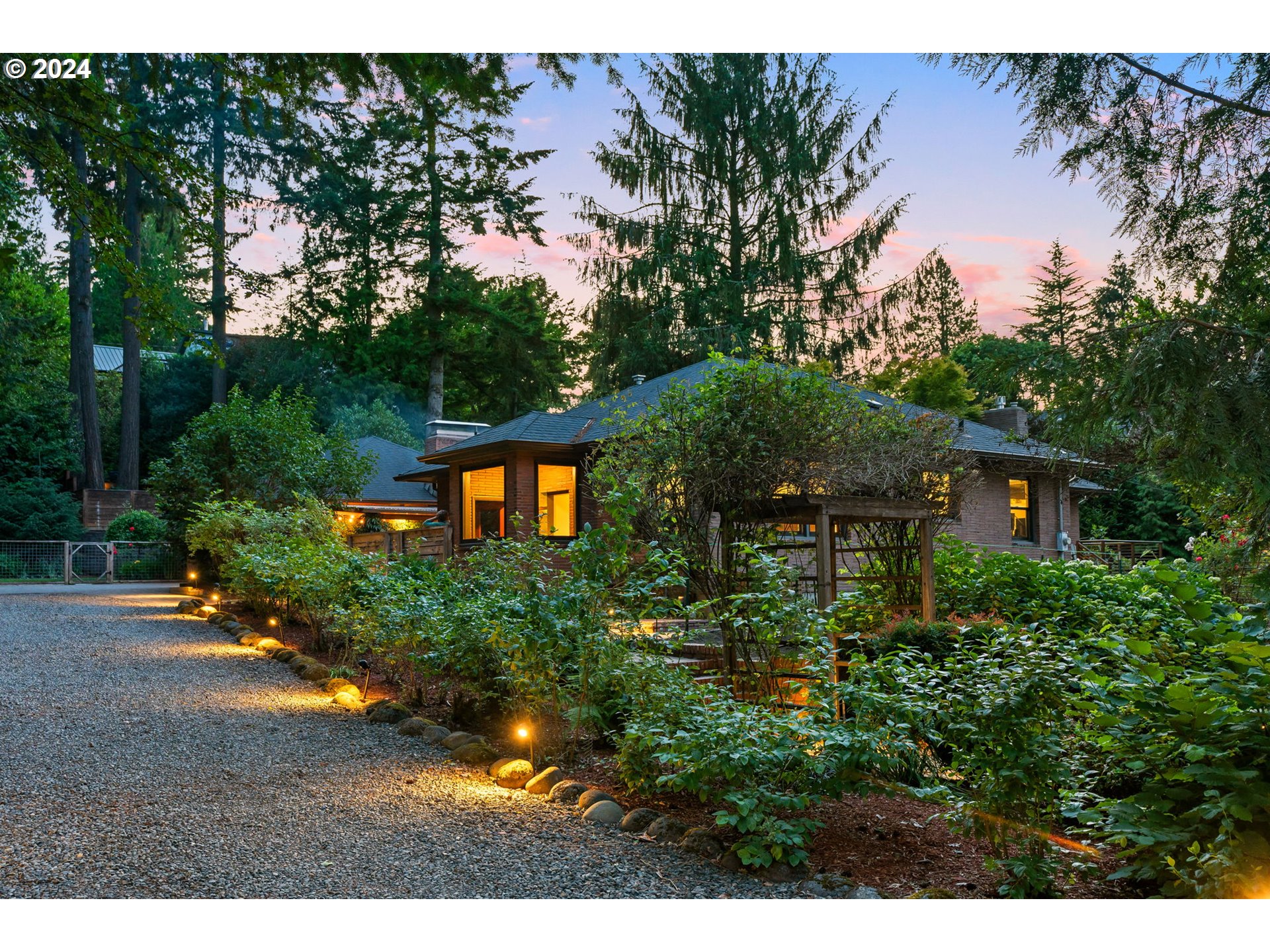 260 S PALATINE HILL RD