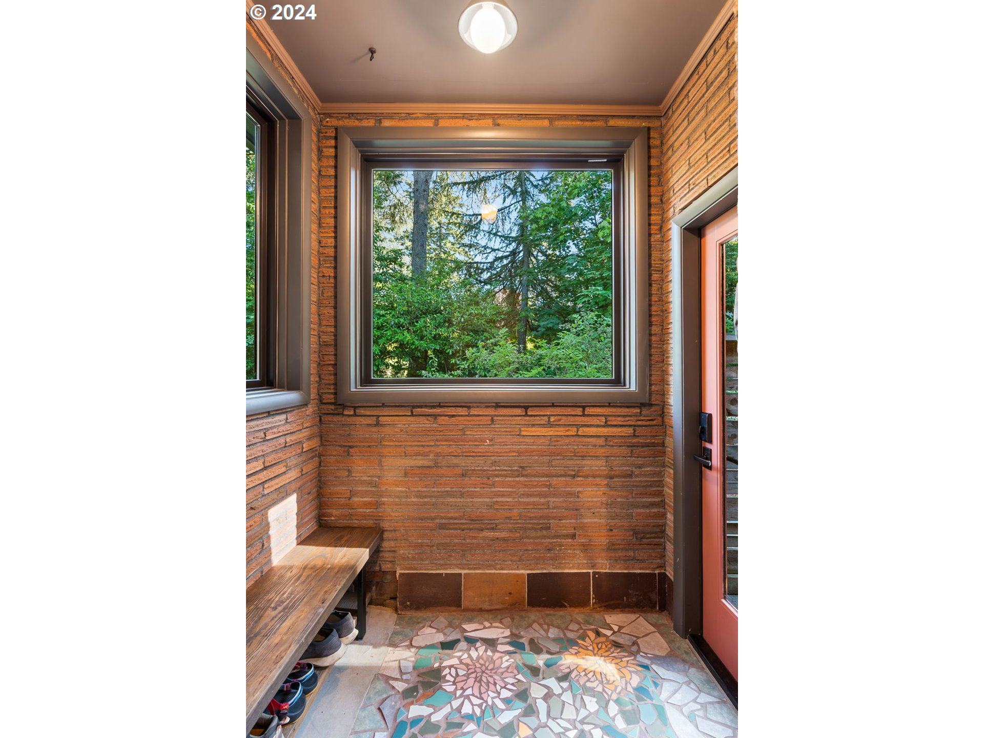 260 S PALATINE HILL RD