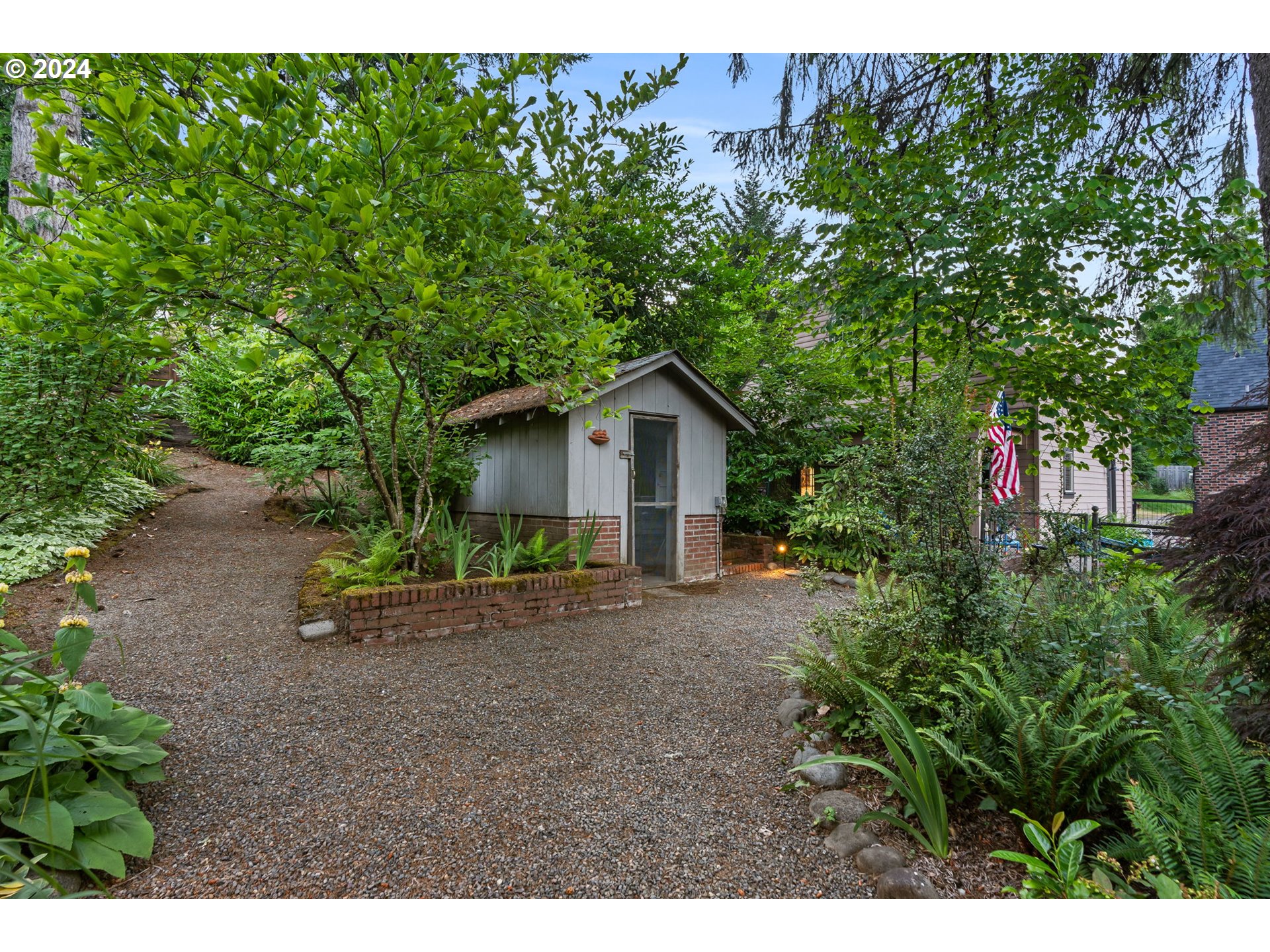 260 S PALATINE HILL RD