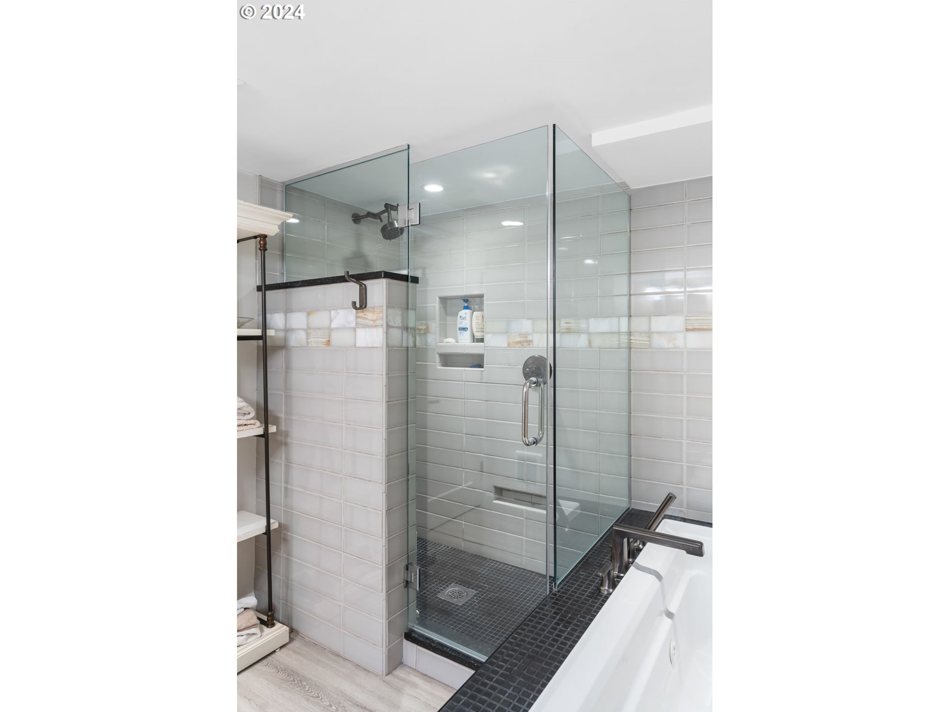 260 S PALATINE HILL RD