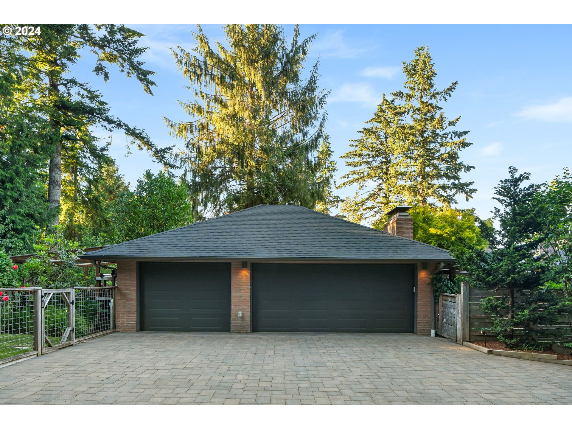 260 S PALATINE HILL RD