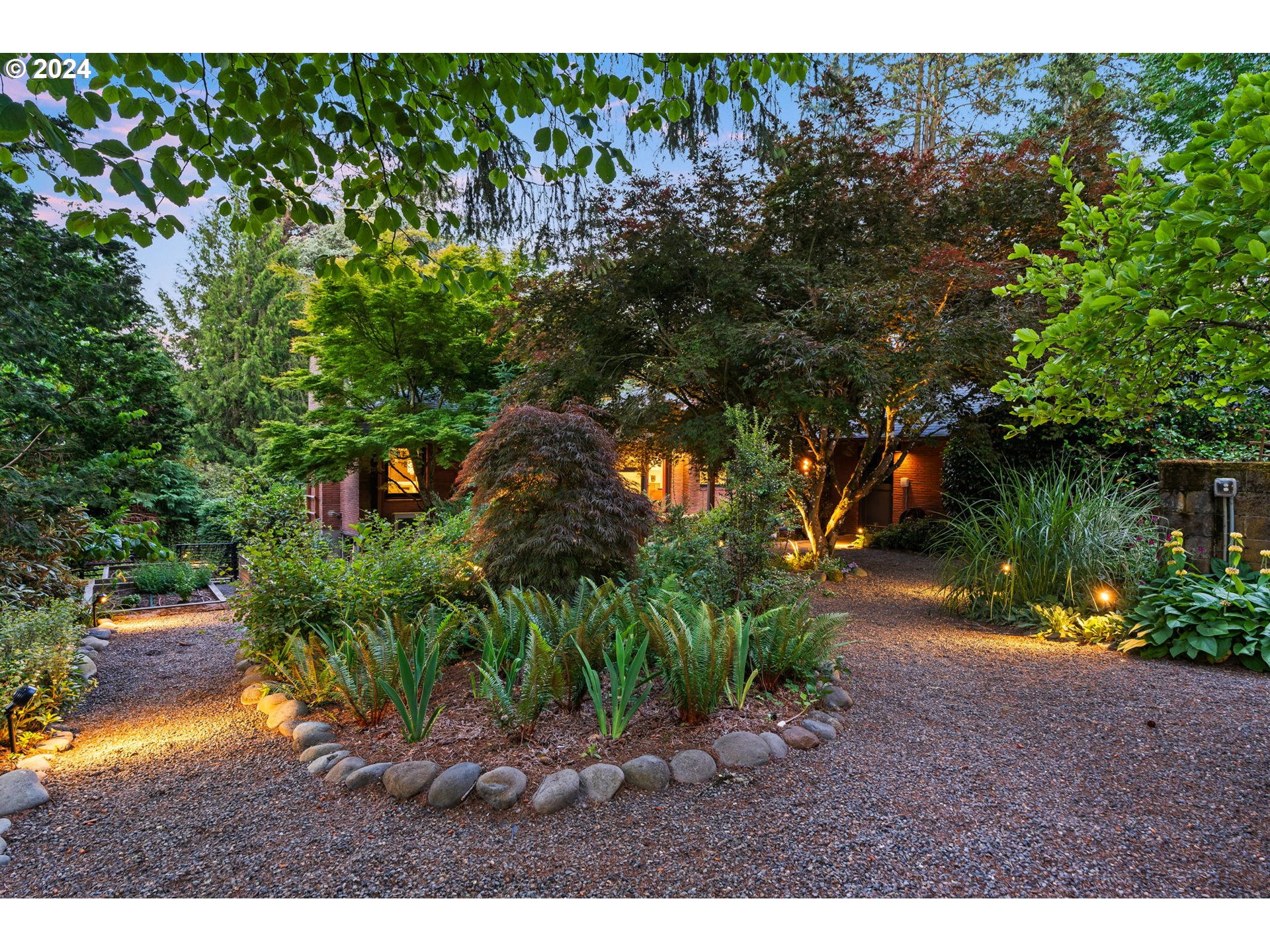 260 S PALATINE HILL RD