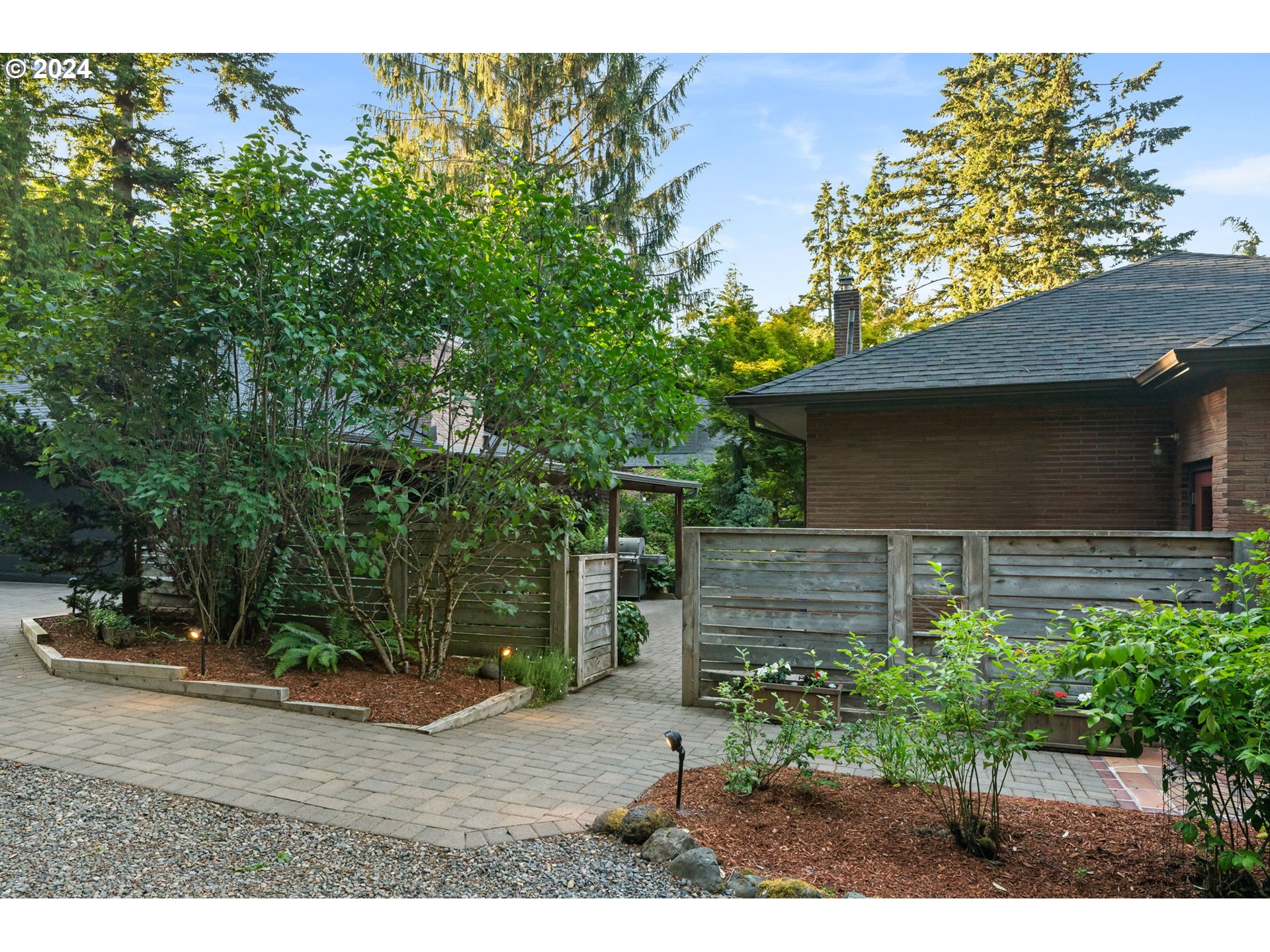 260 S PALATINE HILL RD