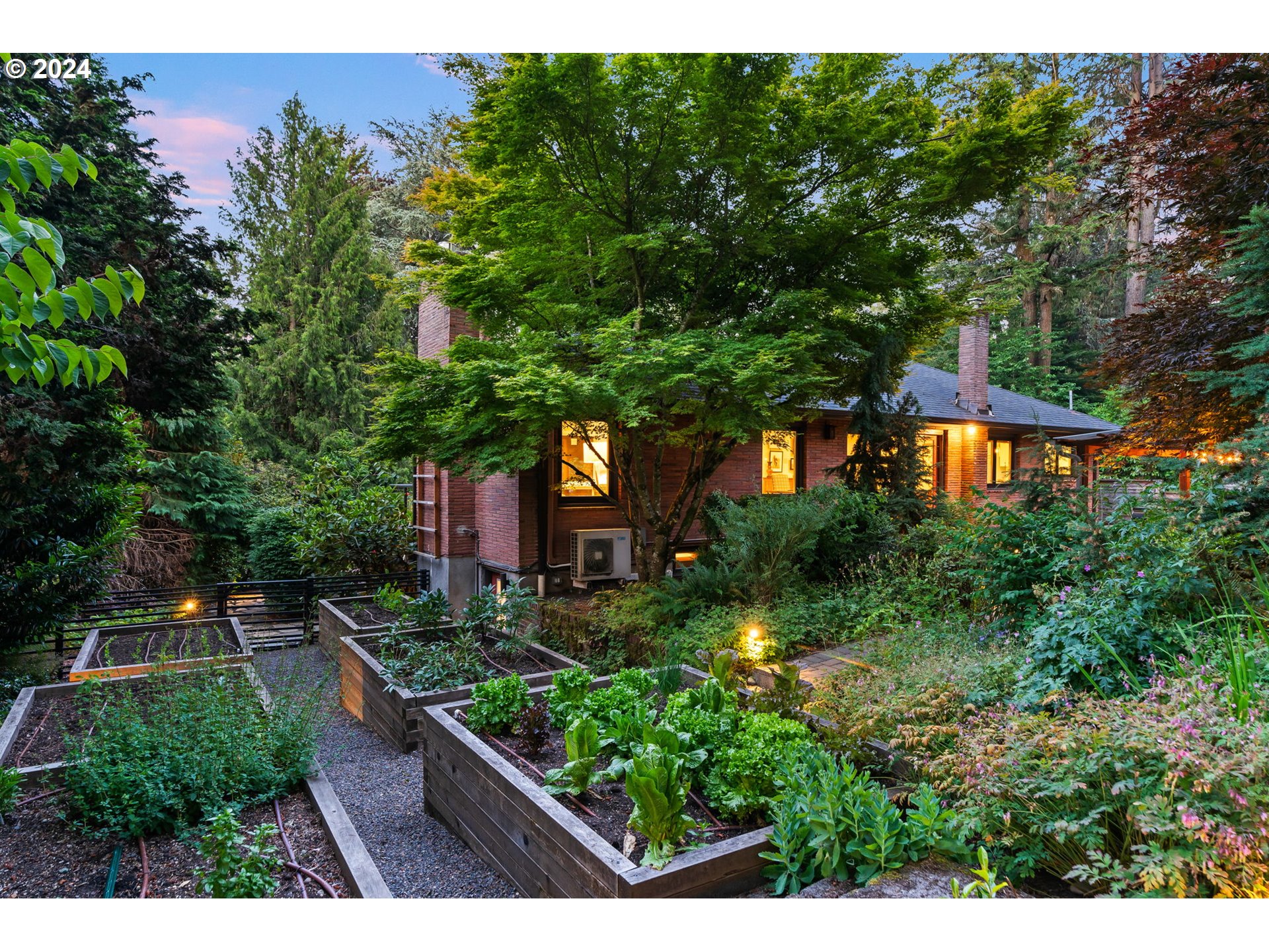 260 S PALATINE HILL RD